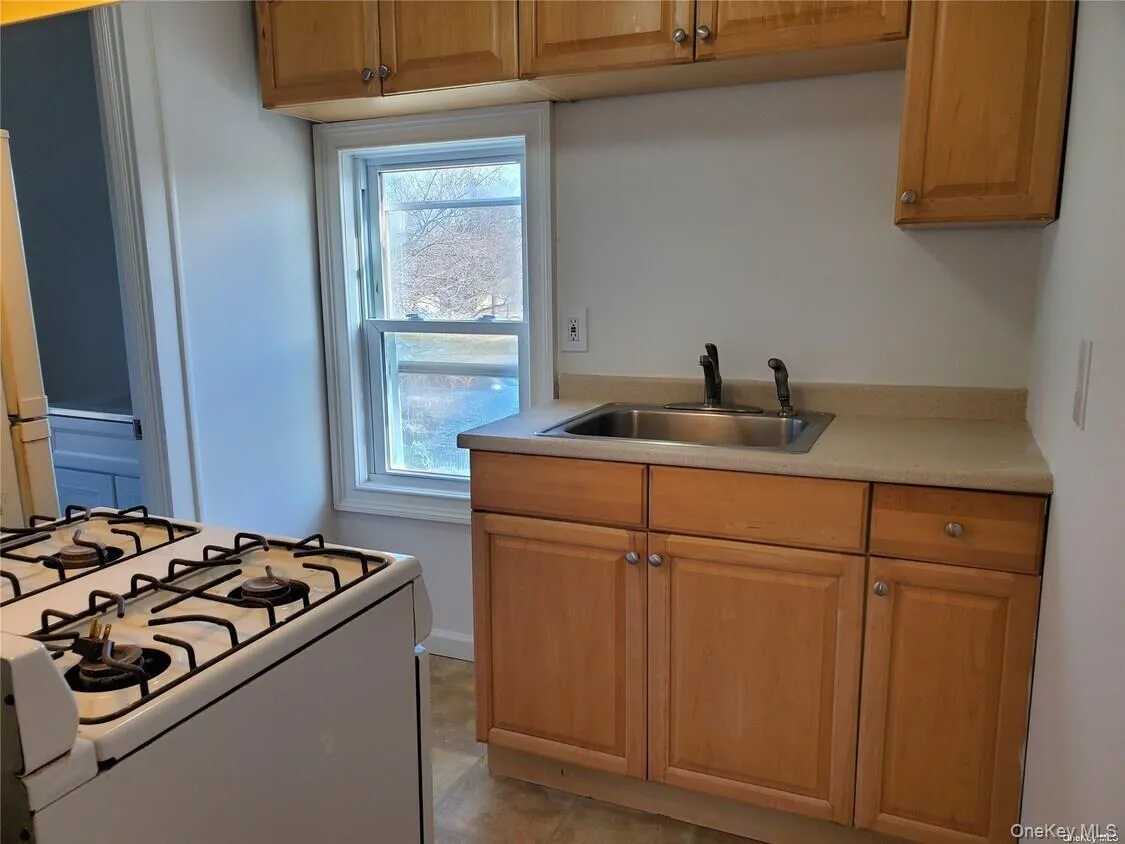 40 Amity Street, Brookhaven, NY, 1 Bedroom Bedrooms, 3 Rooms Rooms,1 BathroomBathrooms,Residential Lease,For Rent,Amity,0,981853 40 Amity Street, Brookhaven, NY, 1 Bedroom Bedrooms, 3 Rooms Rooms,1 BathroomBathrooms,Residential Lease,For Rent,Amity,0,981853