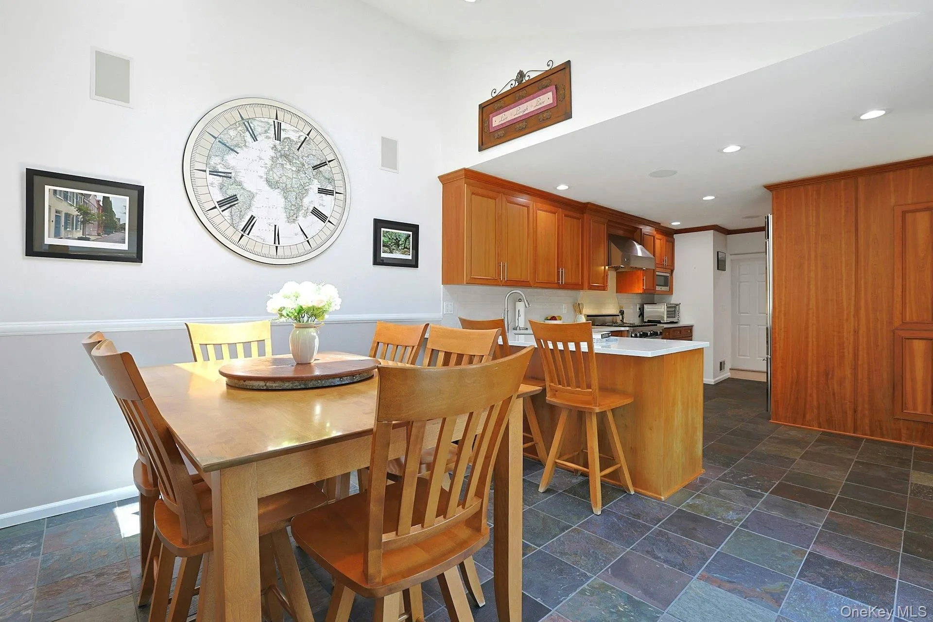 Eat in kitchen Eat in kitchen