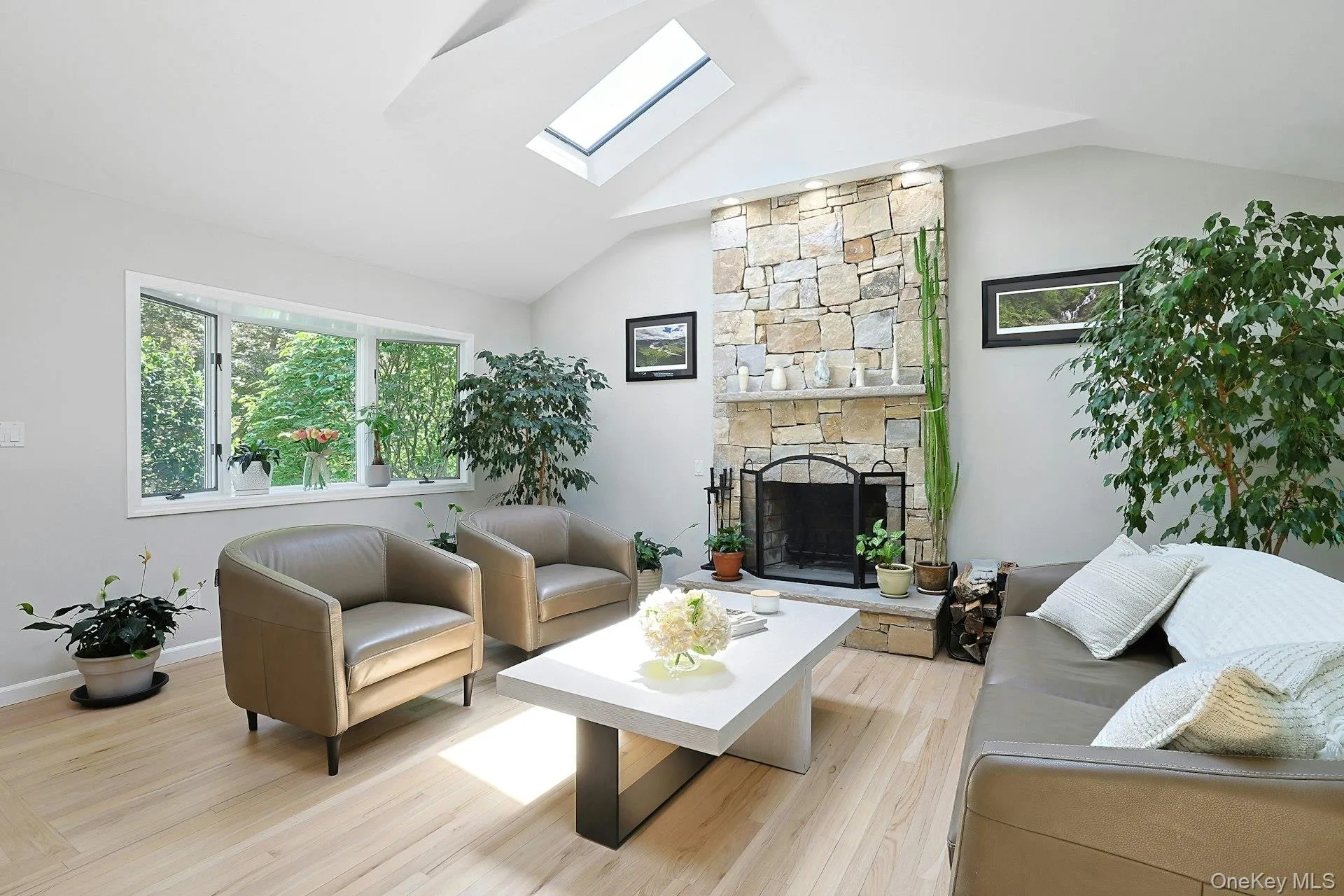 Recessed LED lighting, Bay window, skylights, and large windows provide an abundance of light. Recessed LED lighting, Bay window, skylights, and large windows provide an abundance of light.