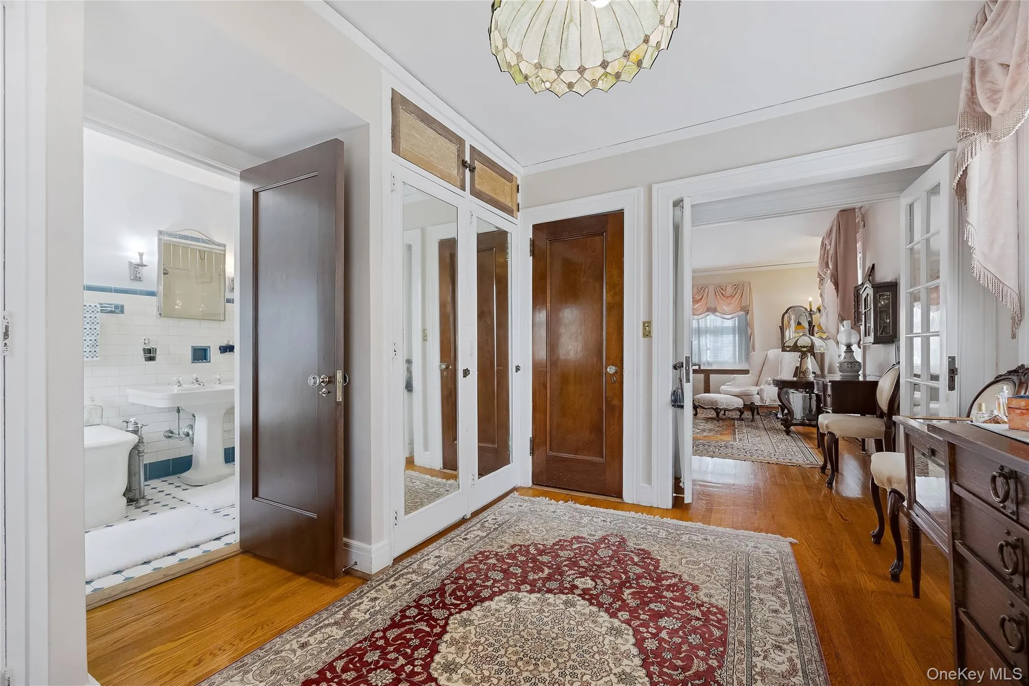 127 Beverly Road, New York, NY, 6 Bedrooms Bedrooms, 15 Rooms Rooms,6 BathroomsBathrooms,Residential,For Rent,Beverly,0,981875 127 Beverly Road, New York, NY, 6 Bedrooms Bedrooms, 15 Rooms Rooms,6 BathroomsBathrooms,Residential,For Rent,Beverly,0,981875