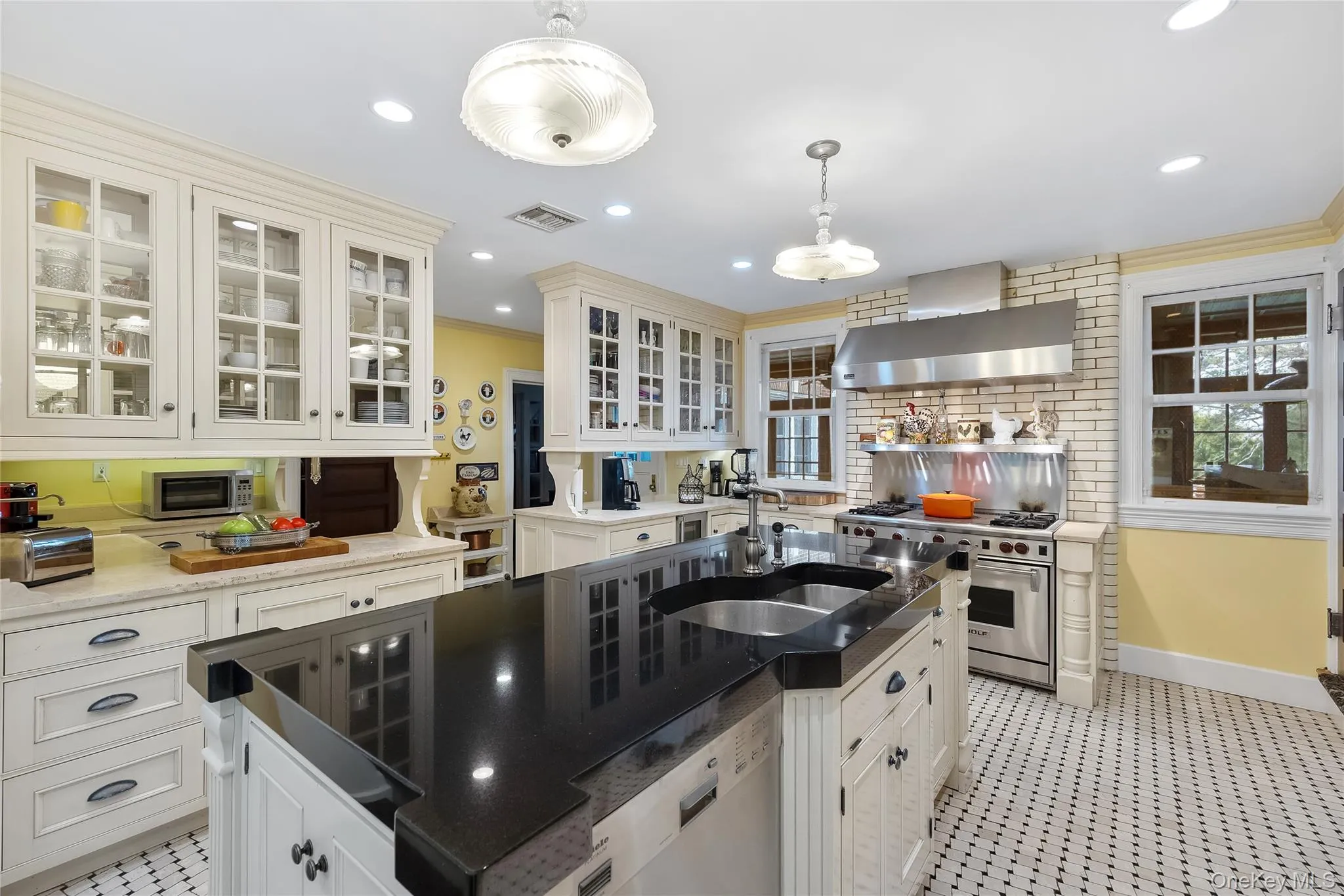 127 Beverly Road, New York, NY, 6 Bedrooms Bedrooms, 15 Rooms Rooms,6 BathroomsBathrooms,Residential,For Rent,Beverly,0,981875 127 Beverly Road, New York, NY, 6 Bedrooms Bedrooms, 15 Rooms Rooms,6 BathroomsBathrooms,Residential,For Rent,Beverly,0,981875