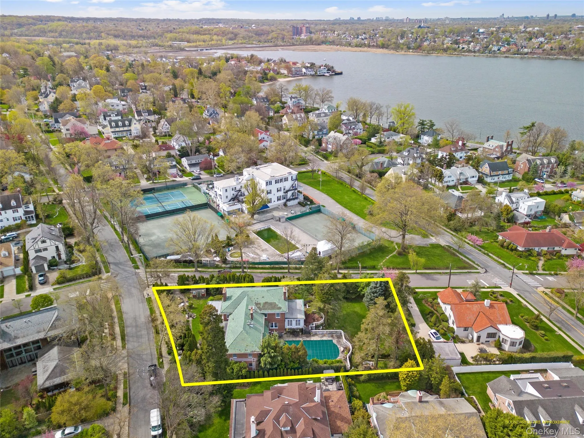 127 Beverly Road, New York, NY, 6 Bedrooms Bedrooms, 15 Rooms Rooms,6 BathroomsBathrooms,Residential,For Rent,Beverly,0,981875 127 Beverly Road, New York, NY, 6 Bedrooms Bedrooms, 15 Rooms Rooms,6 BathroomsBathrooms,Residential,For Rent,Beverly,0,981875