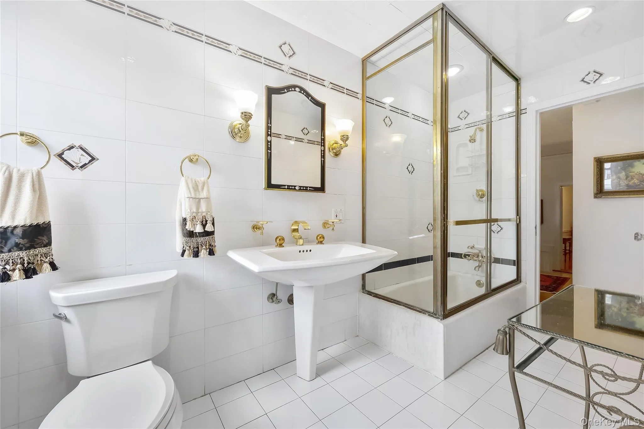 127 Beverly Road, New York, NY, 6 Bedrooms Bedrooms, 15 Rooms Rooms,6 BathroomsBathrooms,Residential,For Rent,Beverly,0,981875 127 Beverly Road, New York, NY, 6 Bedrooms Bedrooms, 15 Rooms Rooms,6 BathroomsBathrooms,Residential,For Rent,Beverly,0,981875