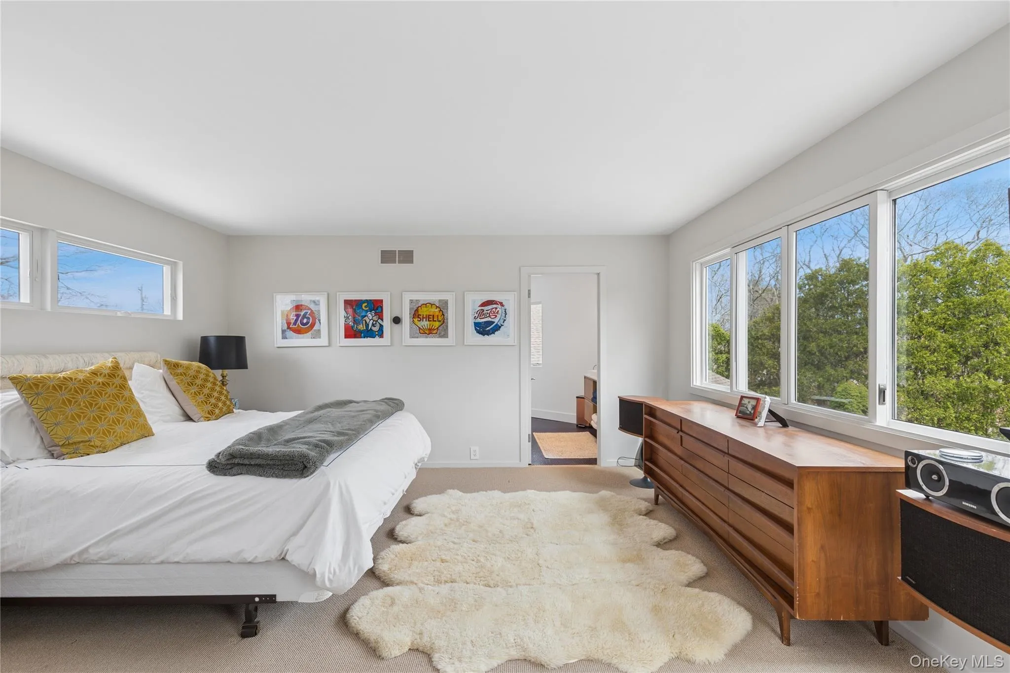 Bright Primary bedroom with balcony and ensuite bathroom Bright Primary bedroom with balcony and ensuite bathroom