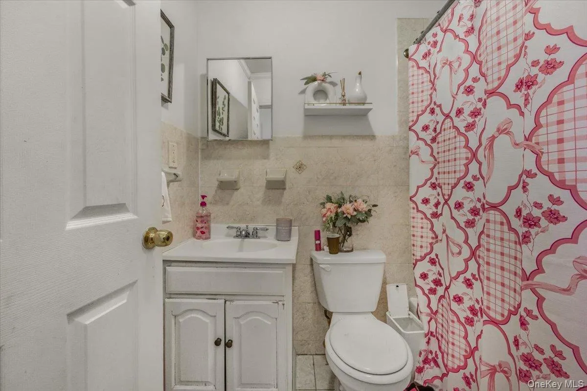 54 Ashford, New York, NY, 3 Bedrooms Bedrooms, 6 Rooms Rooms,2 BathroomsBathrooms,Residential Lease,For Rent,Ashford,0,981880 54 Ashford, New York, NY, 3 Bedrooms Bedrooms, 6 Rooms Rooms,2 BathroomsBathrooms,Residential Lease,For Rent,Ashford,0,981880