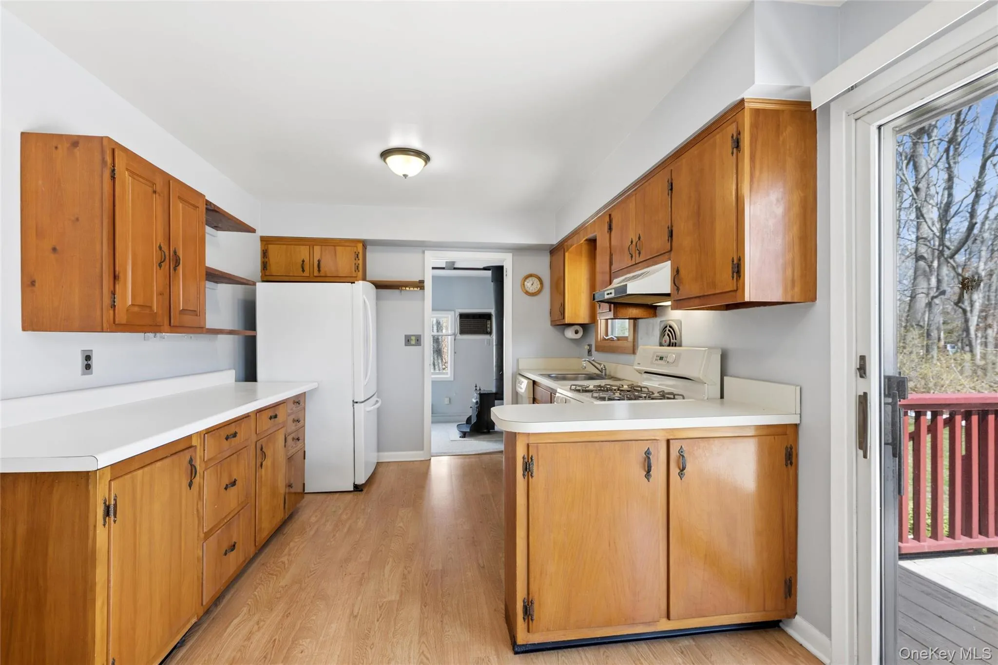 4 Columbine Avenue, Southampton, NY, 3 Bedrooms Bedrooms, 8 Rooms Rooms,2 BathroomsBathrooms,Residential,For Rent,Columbine,0,981892 4 Columbine Avenue, Southampton, NY, 3 Bedrooms Bedrooms, 8 Rooms Rooms,2 BathroomsBathrooms,Residential,For Rent,Columbine,0,981892