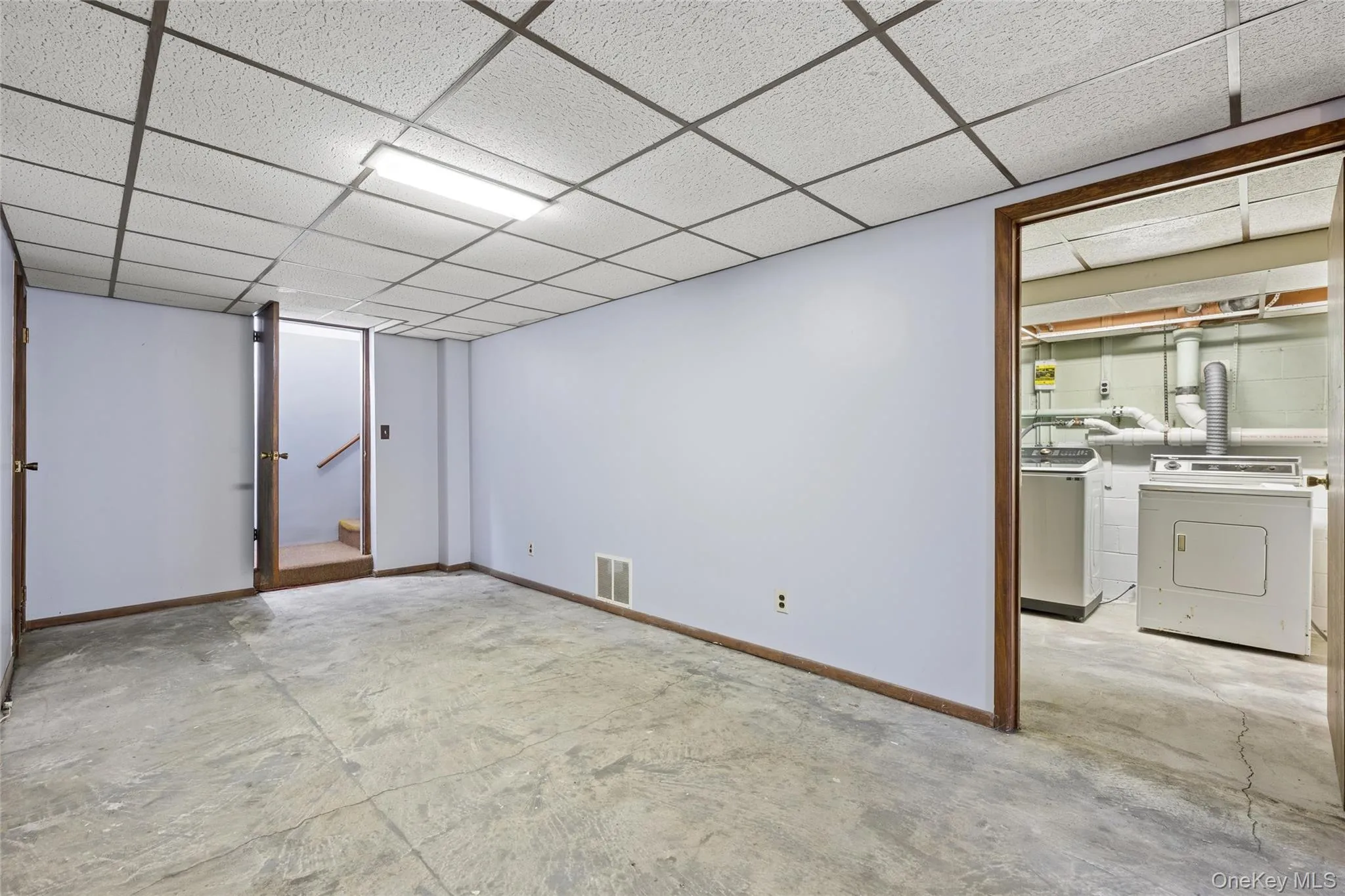 4 Columbine Avenue, Southampton, NY, 3 Bedrooms Bedrooms, 8 Rooms Rooms,2 BathroomsBathrooms,Residential,For Rent,Columbine,0,981892 4 Columbine Avenue, Southampton, NY, 3 Bedrooms Bedrooms, 8 Rooms Rooms,2 BathroomsBathrooms,Residential,For Rent,Columbine,0,981892