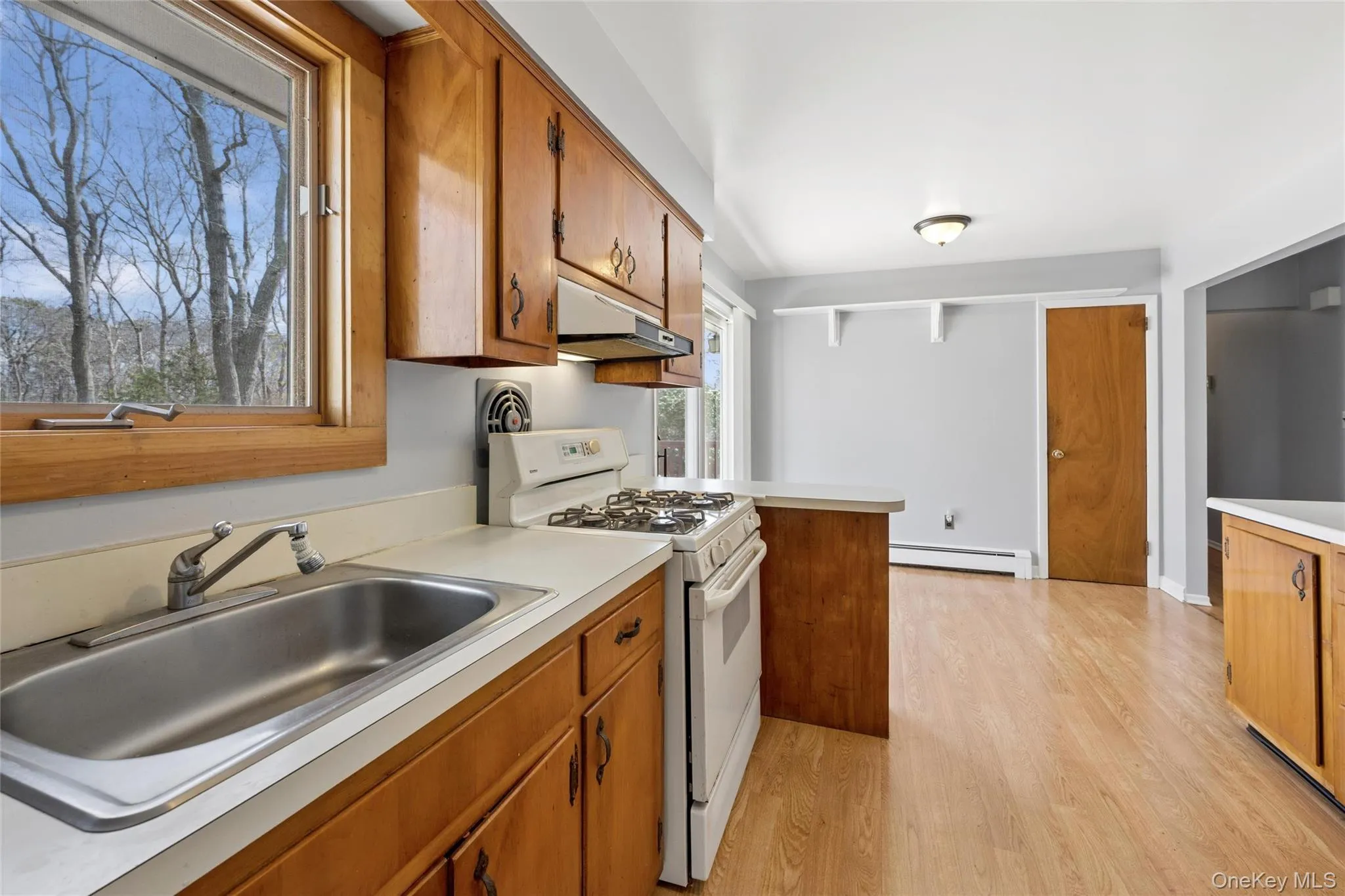 4 Columbine Avenue, Southampton, NY, 3 Bedrooms Bedrooms, 8 Rooms Rooms,2 BathroomsBathrooms,Residential,For Rent,Columbine,0,981892 4 Columbine Avenue, Southampton, NY, 3 Bedrooms Bedrooms, 8 Rooms Rooms,2 BathroomsBathrooms,Residential,For Rent,Columbine,0,981892