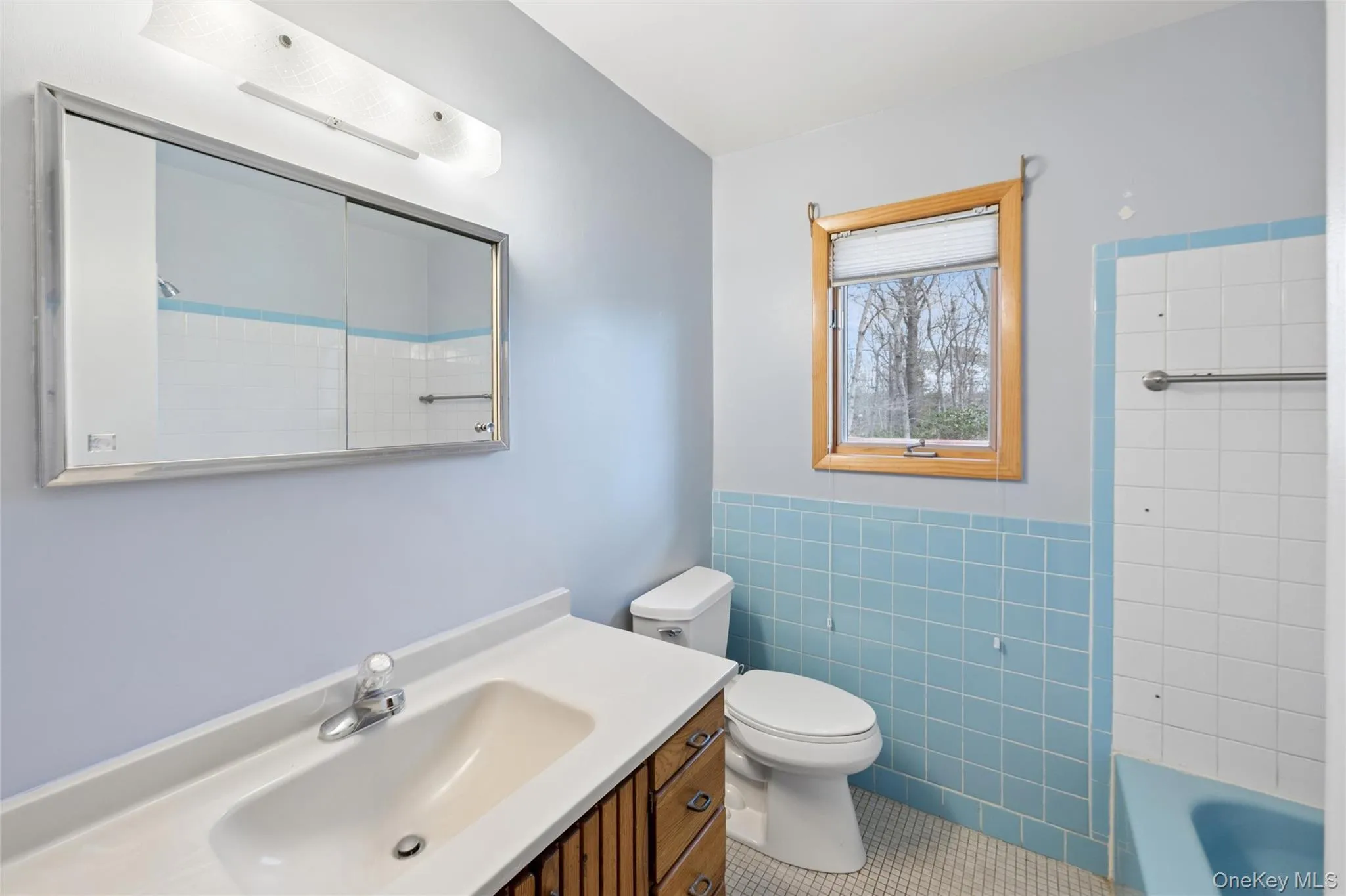 4 Columbine Avenue, Southampton, NY, 3 Bedrooms Bedrooms, 8 Rooms Rooms,2 BathroomsBathrooms,Residential,For Rent,Columbine,0,981892 4 Columbine Avenue, Southampton, NY, 3 Bedrooms Bedrooms, 8 Rooms Rooms,2 BathroomsBathrooms,Residential,For Rent,Columbine,0,981892