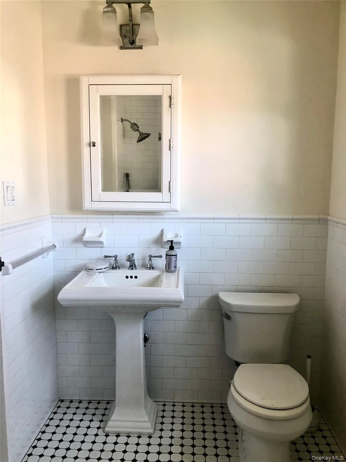 23 West Walnut Street, Long Beach, NY, 2 Bedrooms Bedrooms, 6 Rooms Rooms,2 BathroomsBathrooms,Residential Lease,For Rent,West Walnut Street,0,981895 23 West Walnut Street, Long Beach, NY, 2 Bedrooms Bedrooms, 6 Rooms Rooms,2 BathroomsBathrooms,Residential Lease,For Rent,West Walnut Street,0,981895
