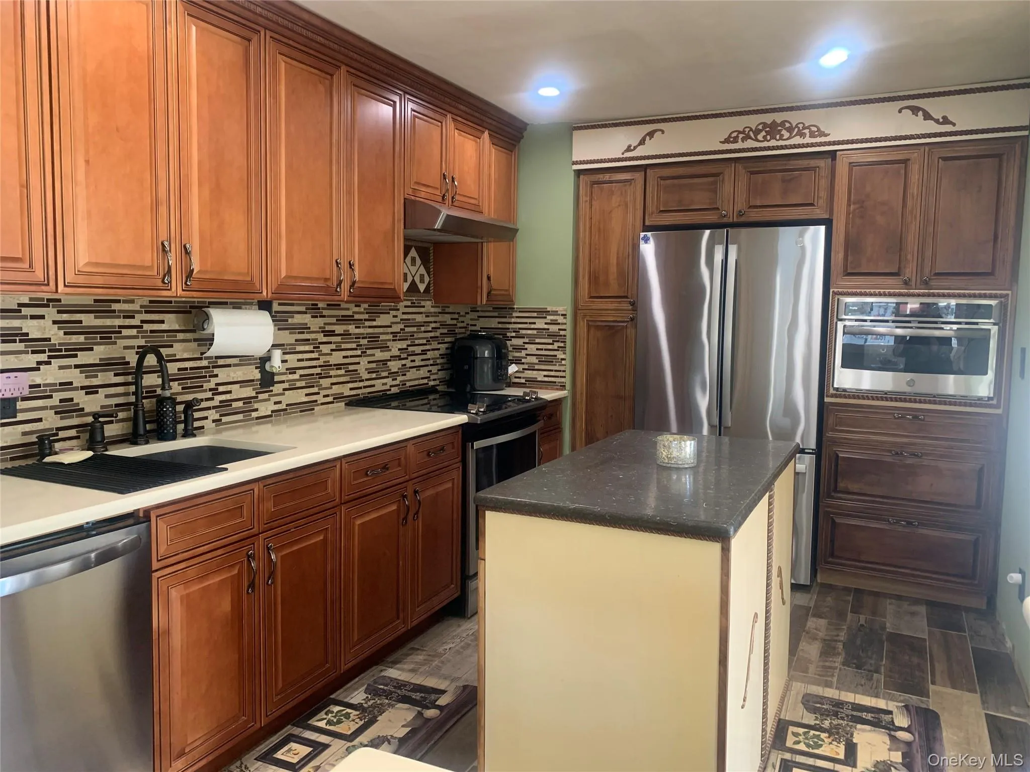 159 Parkwood Drive, Brookhaven, NY, 3 Bedrooms Bedrooms, 6 Rooms Rooms,1 BathroomBathrooms,Residential,For Rent,Parkwood,0,981901 159 Parkwood Drive, Brookhaven, NY, 3 Bedrooms Bedrooms, 6 Rooms Rooms,1 BathroomBathrooms,Residential,For Rent,Parkwood,0,981901