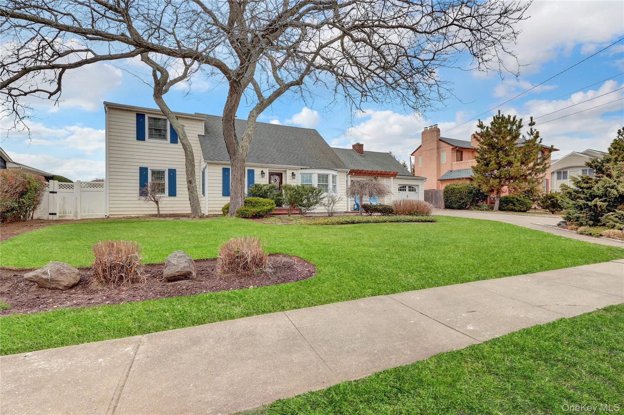 197 Blackheath Road, Hempstead, NY, 4 Bedrooms Bedrooms, 9 Rooms Rooms,3 BathroomsBathrooms,Residential Sale,For Rent,Blackheath,0,981905 197 Blackheath Road, Hempstead, NY, 4 Bedrooms Bedrooms, 9 Rooms Rooms,3 BathroomsBathrooms,Residential Sale,For Rent,Blackheath,0,981905