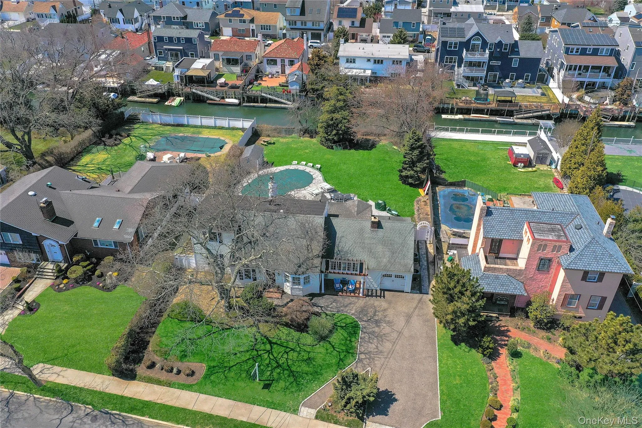 197 Blackheath Road, Hempstead, NY, 4 Bedrooms Bedrooms, 9 Rooms Rooms,3 BathroomsBathrooms,Residential Sale,For Rent,Blackheath,0,981905 197 Blackheath Road, Hempstead, NY, 4 Bedrooms Bedrooms, 9 Rooms Rooms,3 BathroomsBathrooms,Residential Sale,For Rent,Blackheath,0,981905
