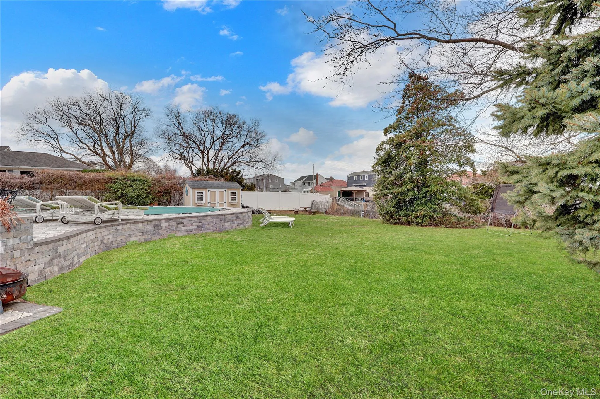 197 Blackheath Road, Hempstead, NY, 4 Bedrooms Bedrooms, 9 Rooms Rooms,3 BathroomsBathrooms,Residential Sale,For Rent,Blackheath,0,981905 197 Blackheath Road, Hempstead, NY, 4 Bedrooms Bedrooms, 9 Rooms Rooms,3 BathroomsBathrooms,Residential Sale,For Rent,Blackheath,0,981905