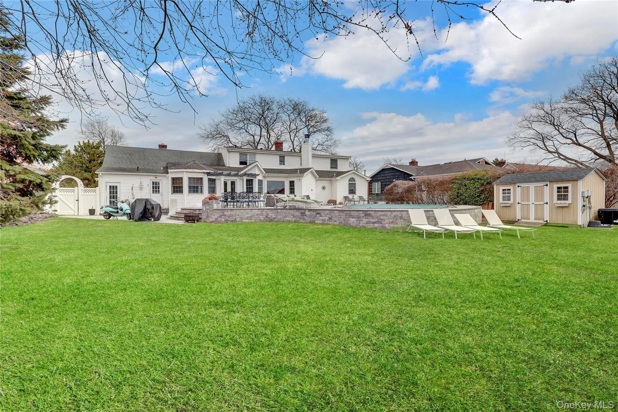 197 Blackheath Road, Hempstead, NY, 4 Bedrooms Bedrooms, 9 Rooms Rooms,3 BathroomsBathrooms,Residential Sale,For Rent,Blackheath,0,981905 197 Blackheath Road, Hempstead, NY, 4 Bedrooms Bedrooms, 9 Rooms Rooms,3 BathroomsBathrooms,Residential Sale,For Rent,Blackheath,0,981905