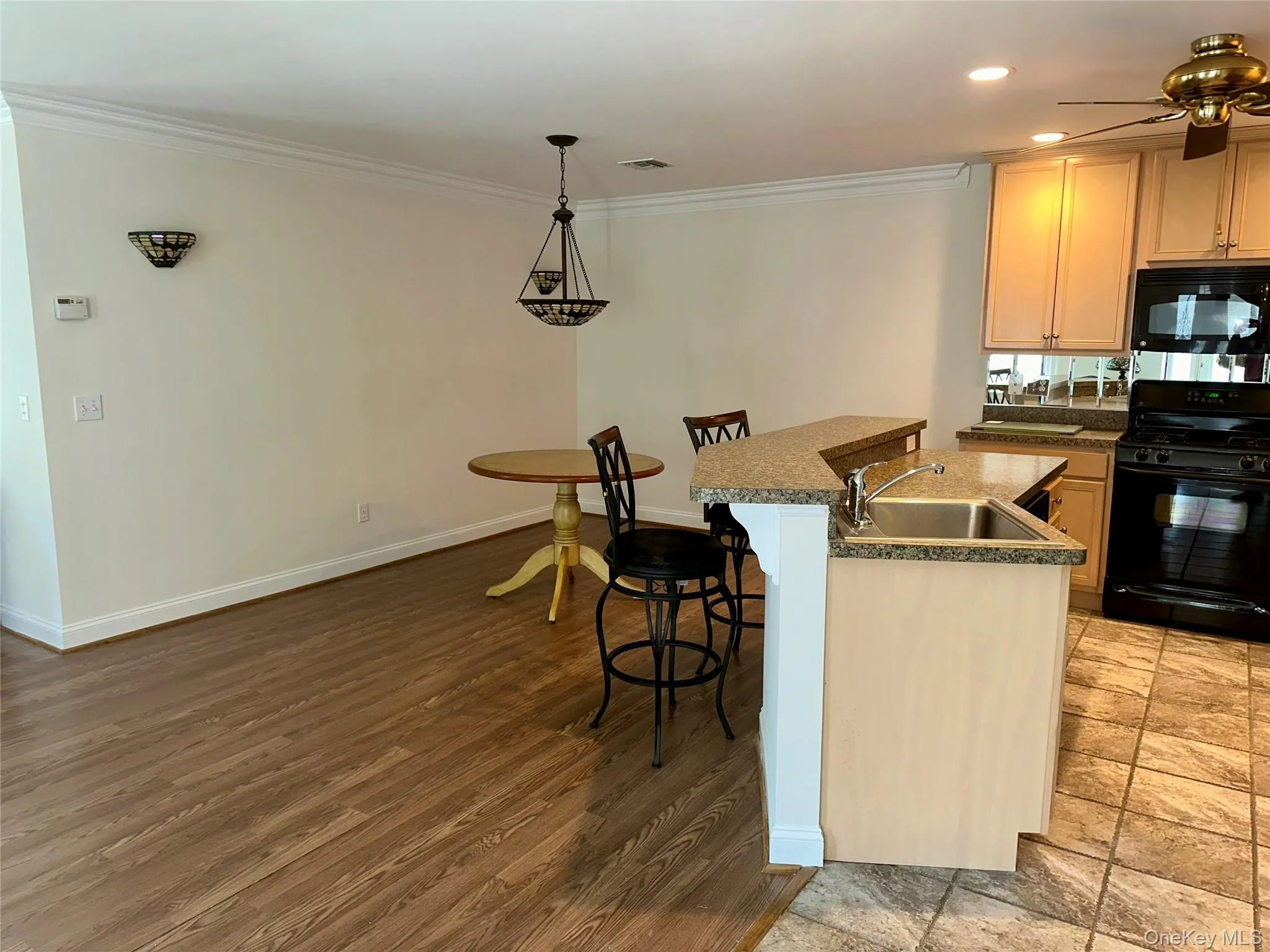 5 White Oak Court, Brookhaven, NY, 2 Bedrooms Bedrooms, 6 Rooms Rooms,2 BathroomsBathrooms,Residential,For Rent,White Oak,0,981936 5 White Oak Court, Brookhaven, NY, 2 Bedrooms Bedrooms, 6 Rooms Rooms,2 BathroomsBathrooms,Residential,For Rent,White Oak,0,981936