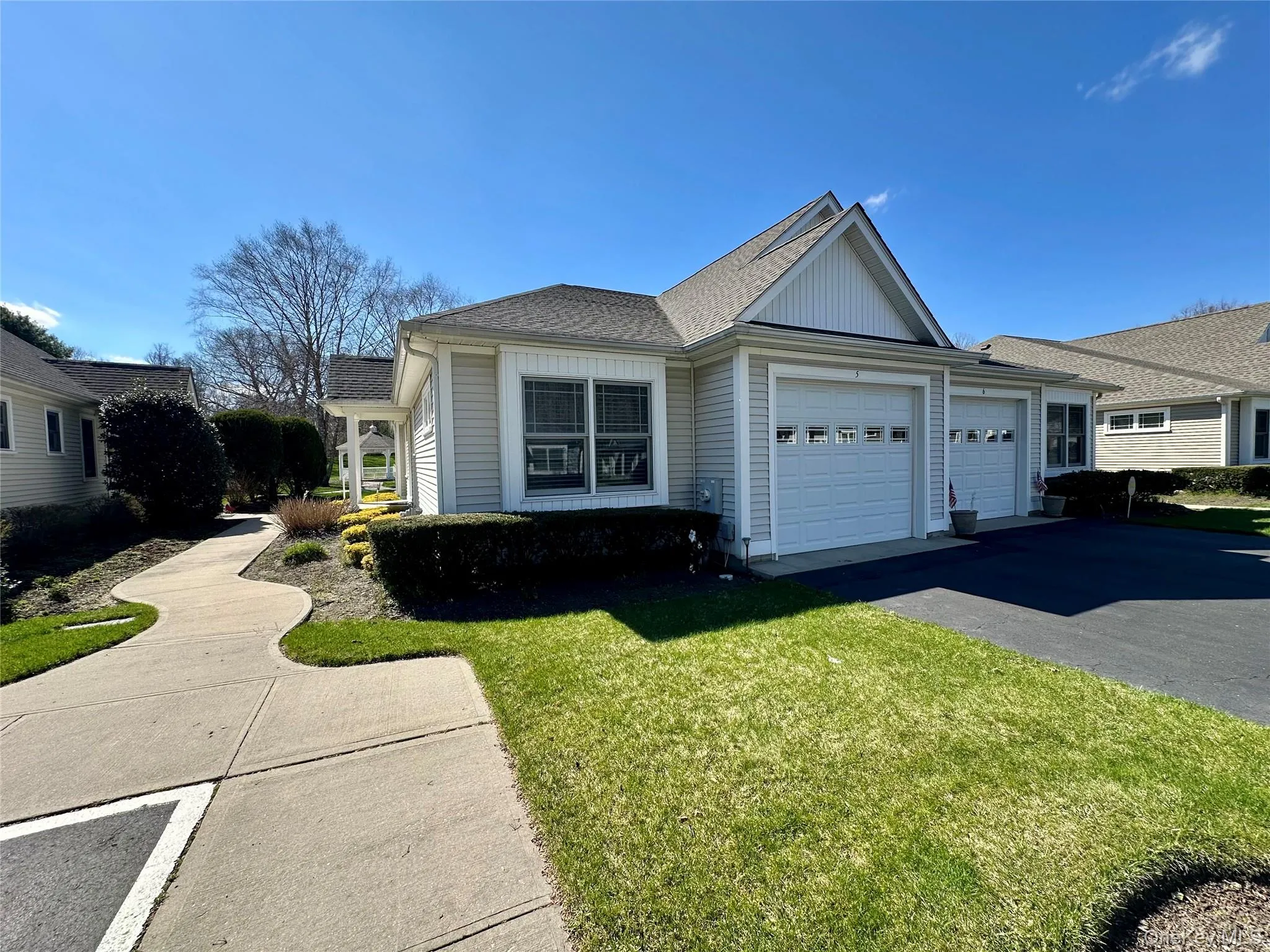 5 White Oak Court, Brookhaven, NY, 2 Bedrooms Bedrooms, 6 Rooms Rooms,2 BathroomsBathrooms,Residential,For Rent,White Oak,0,981936 5 White Oak Court, Brookhaven, NY, 2 Bedrooms Bedrooms, 6 Rooms Rooms,2 BathroomsBathrooms,Residential,For Rent,White Oak,0,981936