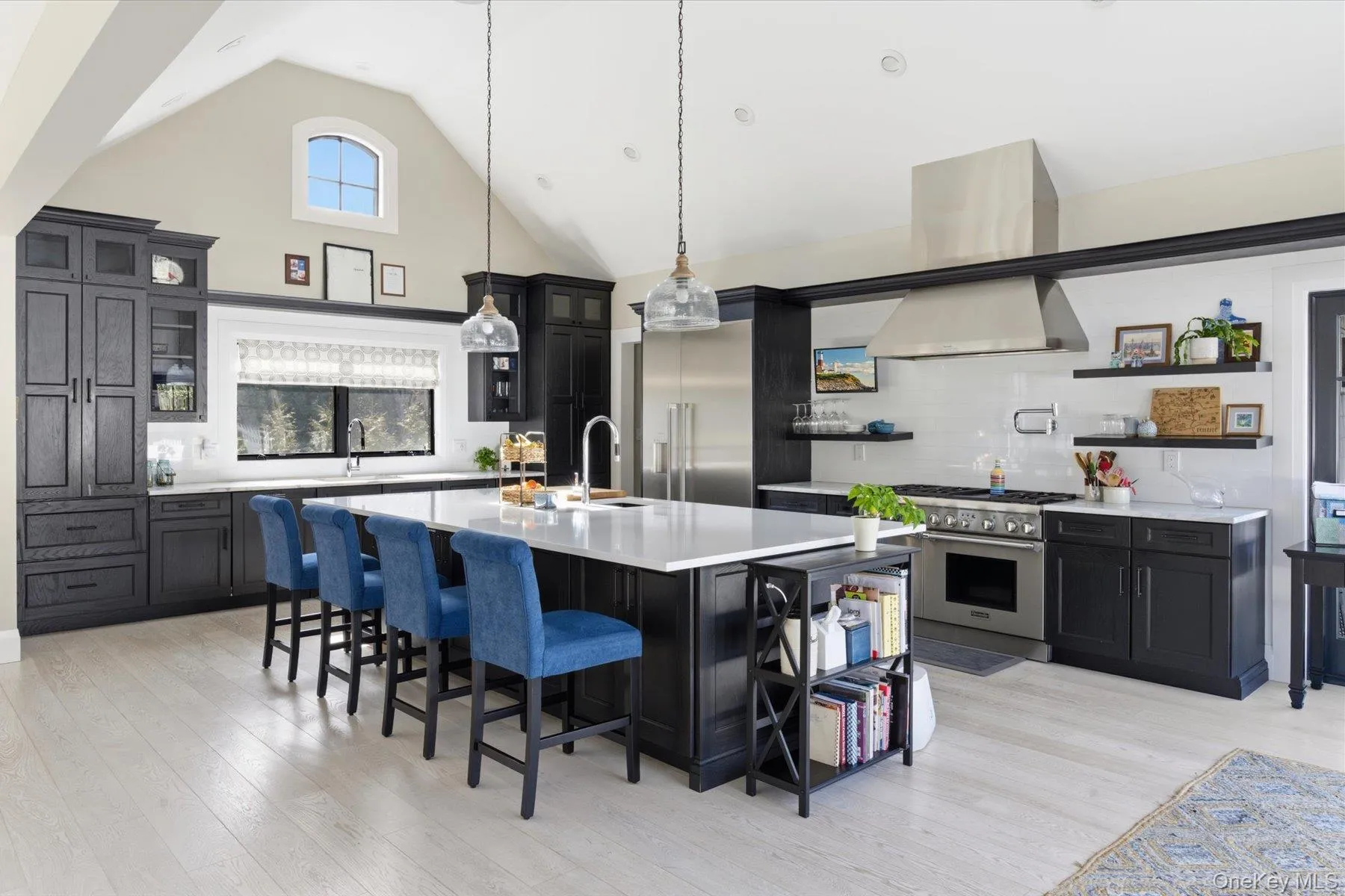 4 Post Lane, Southampton, NY, 5 Bedrooms Bedrooms, 10 Rooms Rooms,5 BathroomsBathrooms,Residential,For Rent,Post,0,981938 4 Post Lane, Southampton, NY, 5 Bedrooms Bedrooms, 10 Rooms Rooms,5 BathroomsBathrooms,Residential,For Rent,Post,0,981938