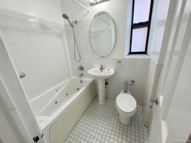 3017 Riverdale Avenue, New York, NY, 1 Bedroom Bedrooms, 5 Rooms Rooms,1 BathroomBathrooms,Residential,For Rent,Riverdale,0,981942 3017 Riverdale Avenue, New York, NY, 1 Bedroom Bedrooms, 5 Rooms Rooms,1 BathroomBathrooms,Residential,For Rent,Riverdale,0,981942