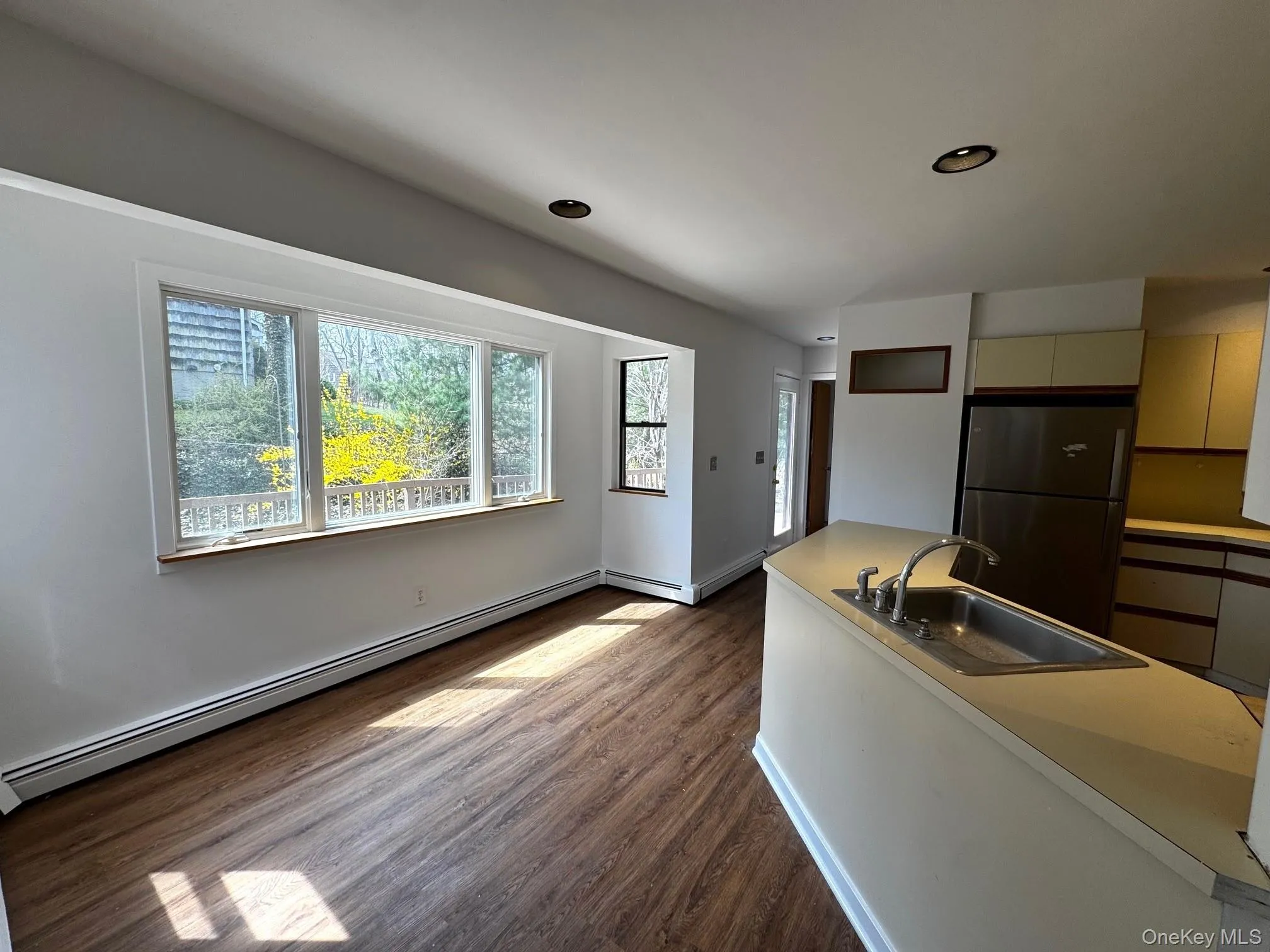 2581 Roanoke Avenue, Riverhead, NY, 3 Bedrooms Bedrooms, 7 Rooms Rooms,3 BathroomsBathrooms,Residential Lease,For Rent,Roanoke,0,981955 2581 Roanoke Avenue, Riverhead, NY, 3 Bedrooms Bedrooms, 7 Rooms Rooms,3 BathroomsBathrooms,Residential Lease,For Rent,Roanoke,0,981955