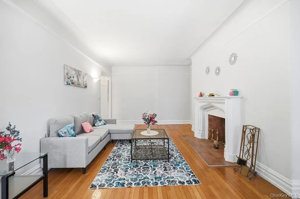 1 Franklin Avenue, White Plains, NY, 2 Bedrooms Bedrooms, 6 Rooms Rooms,1 BathroomBathrooms,Residential,For Rent,Franklin,0,981957 1 Franklin Avenue, White Plains, NY, 2 Bedrooms Bedrooms, 6 Rooms Rooms,1 BathroomBathrooms,Residential,For Rent,Franklin,0,981957