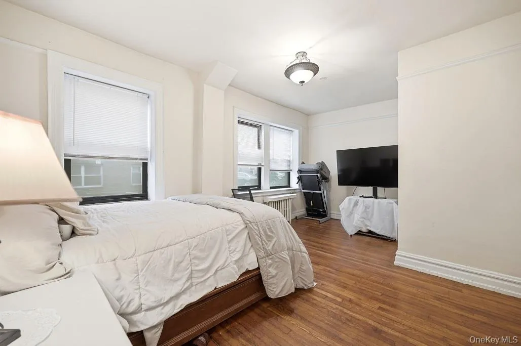 1 Franklin Avenue, White Plains, NY, 2 Bedrooms Bedrooms, 6 Rooms Rooms,1 BathroomBathrooms,Residential,For Rent,Franklin,0,981957 1 Franklin Avenue, White Plains, NY, 2 Bedrooms Bedrooms, 6 Rooms Rooms,1 BathroomBathrooms,Residential,For Rent,Franklin,0,981957