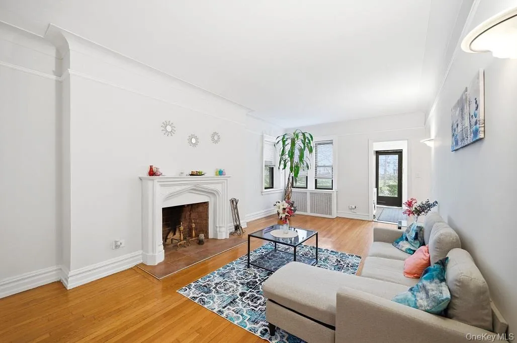 1 Franklin Avenue, White Plains, NY, 2 Bedrooms Bedrooms, 6 Rooms Rooms,1 BathroomBathrooms,Residential,For Rent,Franklin,0,981957 1 Franklin Avenue, White Plains, NY, 2 Bedrooms Bedrooms, 6 Rooms Rooms,1 BathroomBathrooms,Residential,For Rent,Franklin,0,981957