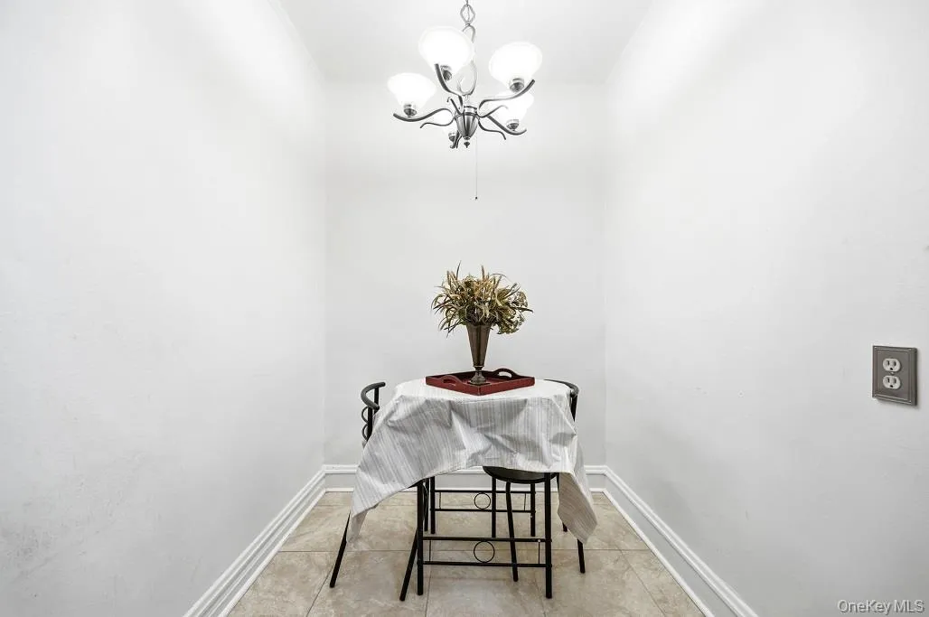 1 Franklin Avenue, White Plains, NY, 2 Bedrooms Bedrooms, 6 Rooms Rooms,1 BathroomBathrooms,Residential,For Rent,Franklin,0,981957 1 Franklin Avenue, White Plains, NY, 2 Bedrooms Bedrooms, 6 Rooms Rooms,1 BathroomBathrooms,Residential,For Rent,Franklin,0,981957