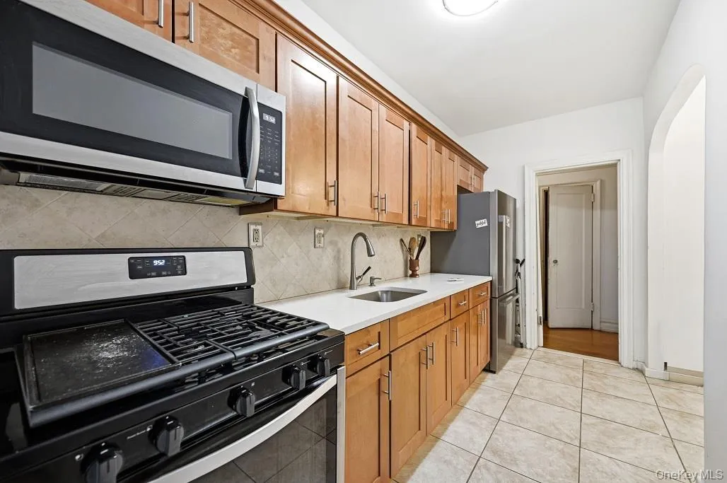 1 Franklin Avenue, White Plains, NY, 2 Bedrooms Bedrooms, 6 Rooms Rooms,1 BathroomBathrooms,Residential,For Rent,Franklin,0,981957 1 Franklin Avenue, White Plains, NY, 2 Bedrooms Bedrooms, 6 Rooms Rooms,1 BathroomBathrooms,Residential,For Rent,Franklin,0,981957