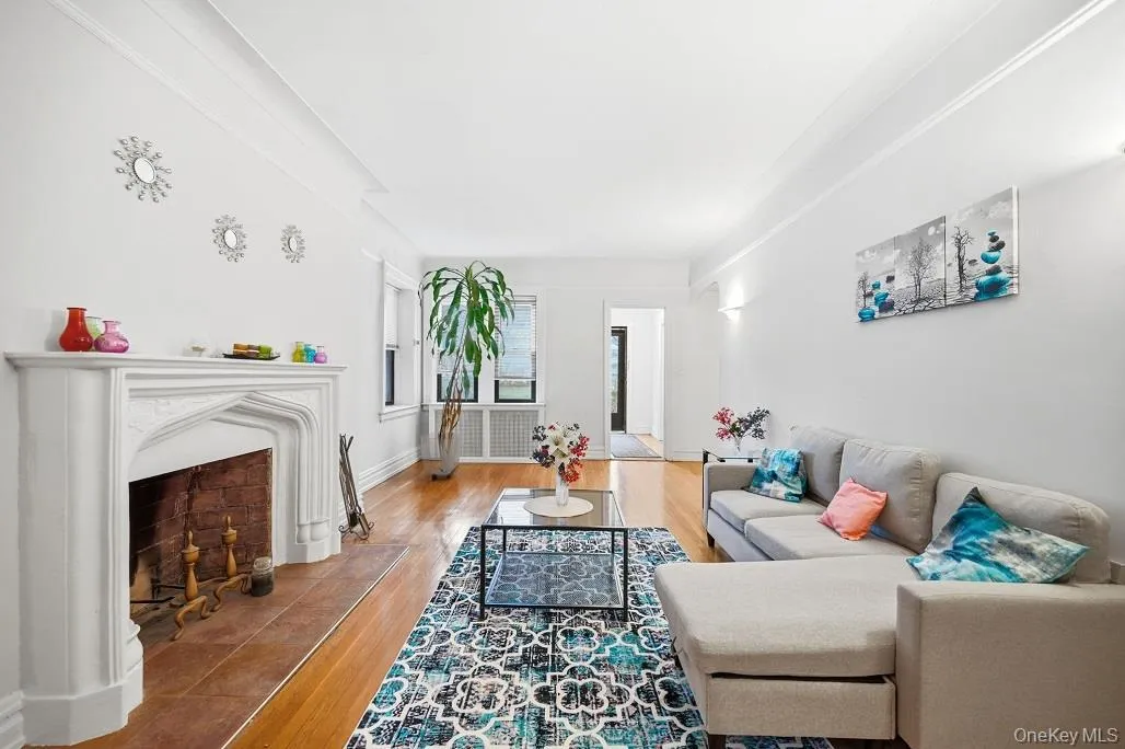 1 Franklin Avenue, White Plains, NY, 2 Bedrooms Bedrooms, 6 Rooms Rooms,1 BathroomBathrooms,Residential,For Rent,Franklin,0,981957 1 Franklin Avenue, White Plains, NY, 2 Bedrooms Bedrooms, 6 Rooms Rooms,1 BathroomBathrooms,Residential,For Rent,Franklin,0,981957