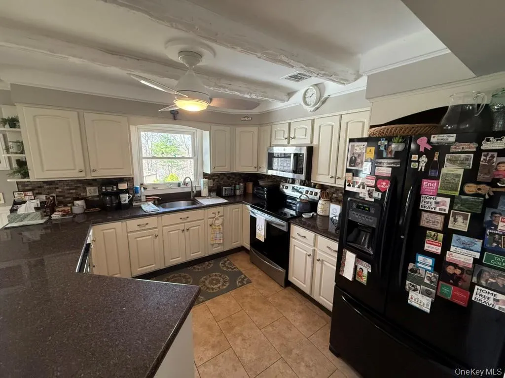 12 Knoll Crest, Brookhaven, NY, 4 Bedrooms Bedrooms, 8 Rooms Rooms,2 BathroomsBathrooms,Residential,For Rent,Knoll,0,981959 12 Knoll Crest, Brookhaven, NY, 4 Bedrooms Bedrooms, 8 Rooms Rooms,2 BathroomsBathrooms,Residential,For Rent,Knoll,0,981959