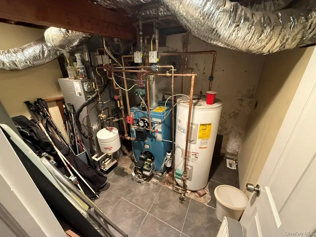 12 Knoll Crest, Brookhaven, NY, 4 Bedrooms Bedrooms, 8 Rooms Rooms,2 BathroomsBathrooms,Residential,For Rent,Knoll,0,981959 12 Knoll Crest, Brookhaven, NY, 4 Bedrooms Bedrooms, 8 Rooms Rooms,2 BathroomsBathrooms,Residential,For Rent,Knoll,0,981959
