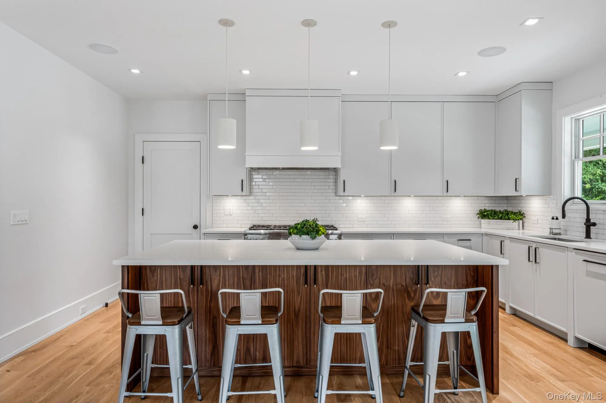 36 Jagger Lane, Southampton, NY, 4 Bedrooms Bedrooms, 10 Rooms Rooms,5 BathroomsBathrooms,Residential,For Rent,Jagger,0,981963 36 Jagger Lane, Southampton, NY, 4 Bedrooms Bedrooms, 10 Rooms Rooms,5 BathroomsBathrooms,Residential,For Rent,Jagger,0,981963