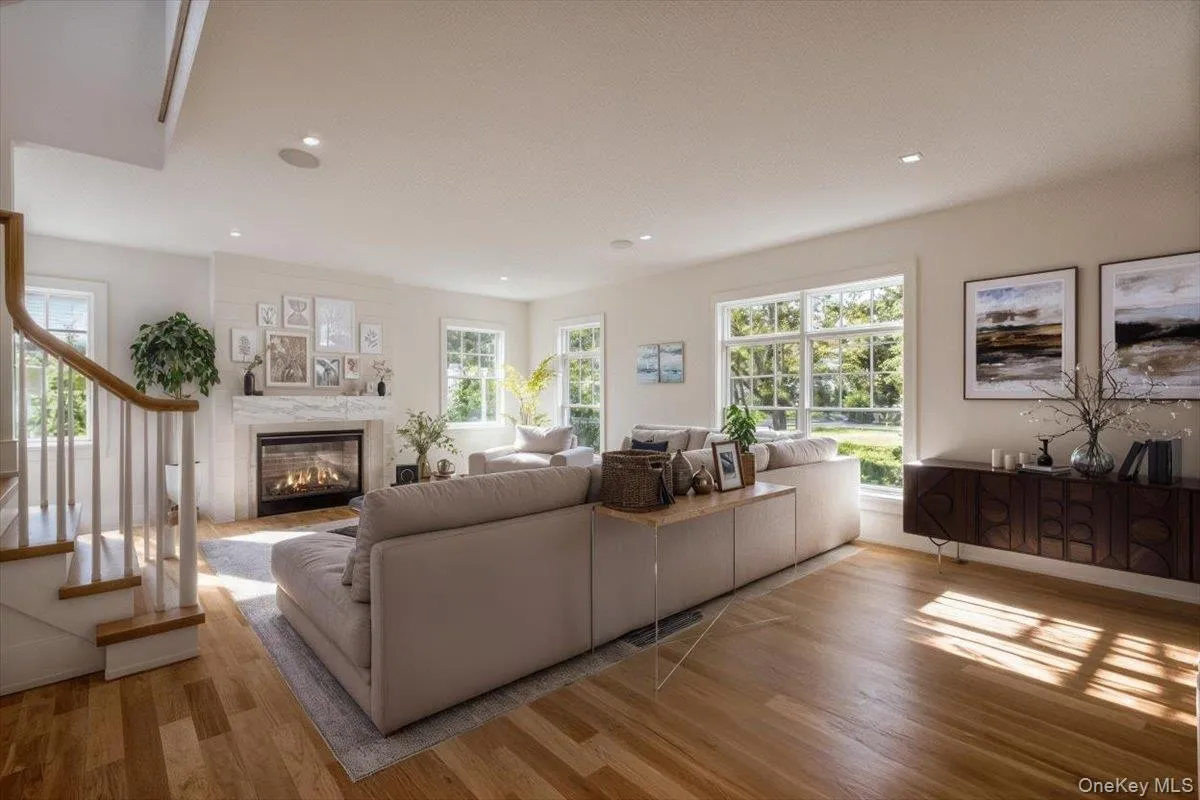 Living room virtually staged Living room virtually staged