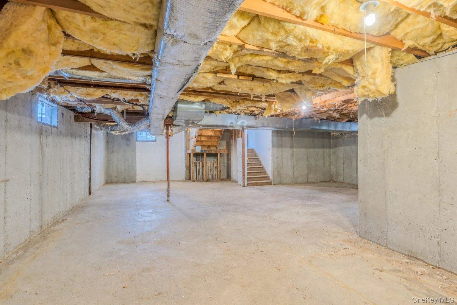 Full Unfinsied Basement - Photo has been staged Full Unfinsied Basement - Photo has been staged