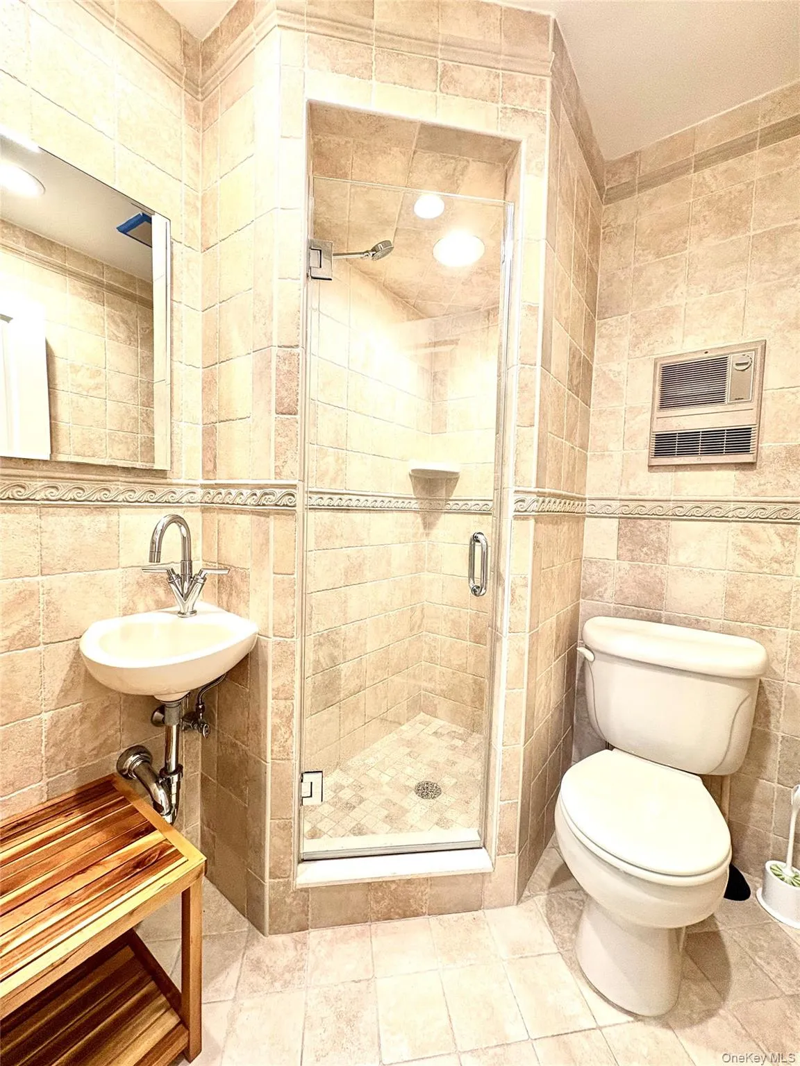 Full Bathroom Full Bathroom