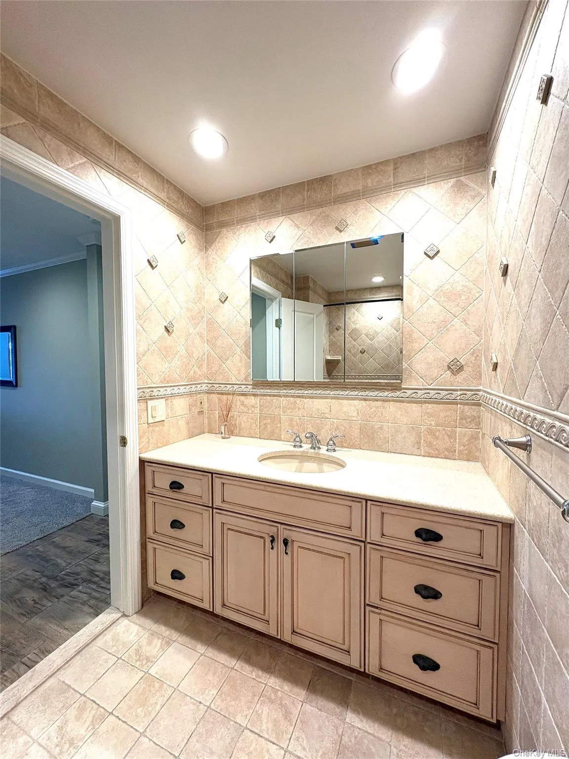 253 Dune, Southampton, NY, 2 Bedrooms Bedrooms, 4 Rooms Rooms,2 BathroomsBathrooms,Residential Lease,For Rent,Dune,0,981976 253 Dune, Southampton, NY, 2 Bedrooms Bedrooms, 4 Rooms Rooms,2 BathroomsBathrooms,Residential Lease,For Rent,Dune,0,981976