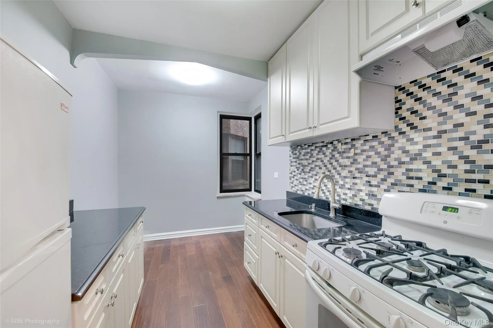41-09 41st Street, New York, NY, 2 Rooms Rooms,1 BathroomBathrooms,Residential,For Rent,41st,0,981981 41-09 41st Street, New York, NY, 2 Rooms Rooms,1 BathroomBathrooms,Residential,For Rent,41st,0,981981