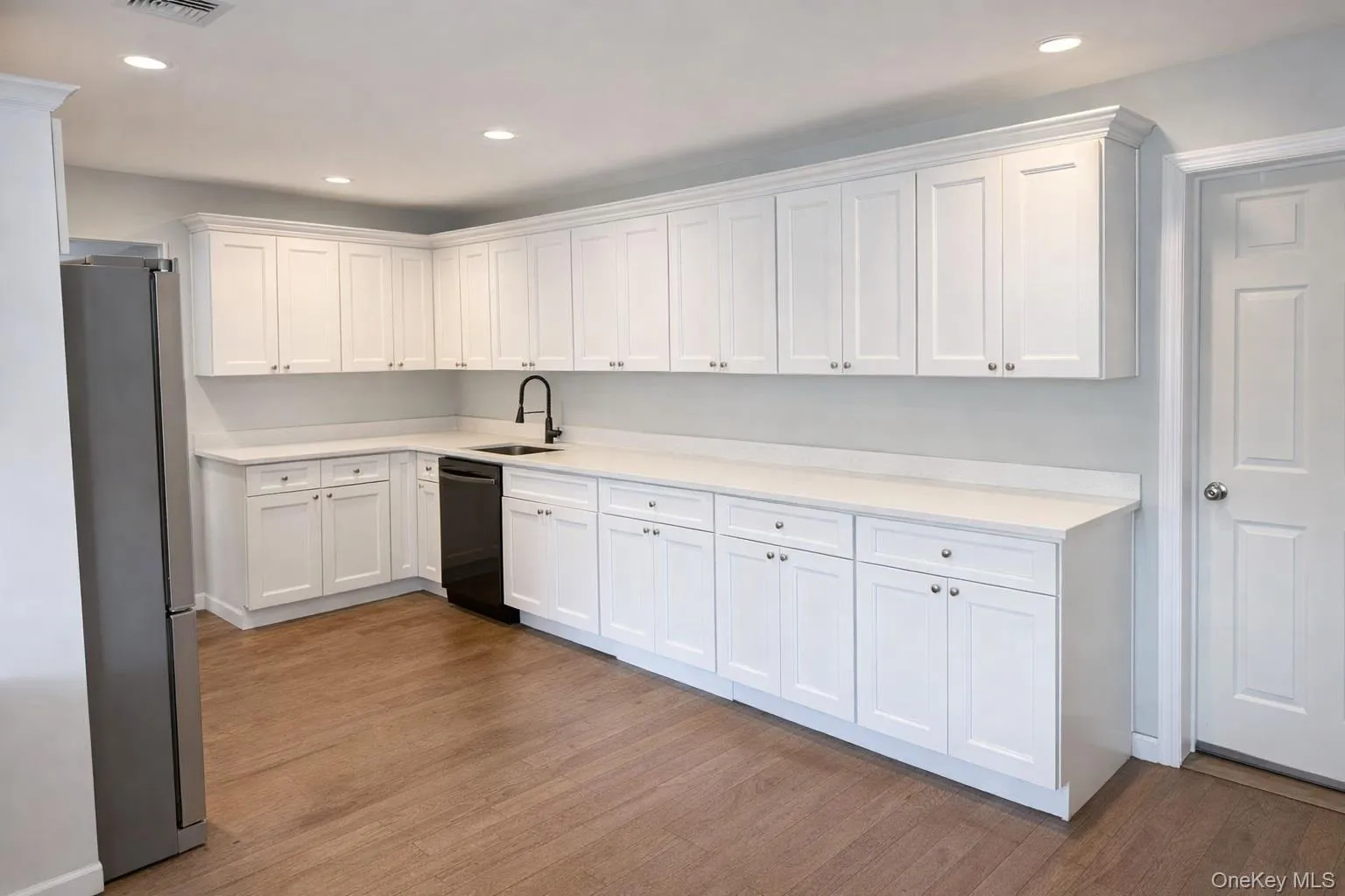 11 Manor Lane, Brookhaven, NY, 4 Bedrooms Bedrooms, 9 Rooms Rooms,4 BathroomsBathrooms,Residential,For Rent,Manor,0,981985 11 Manor Lane, Brookhaven, NY, 4 Bedrooms Bedrooms, 9 Rooms Rooms,4 BathroomsBathrooms,Residential,For Rent,Manor,0,981985