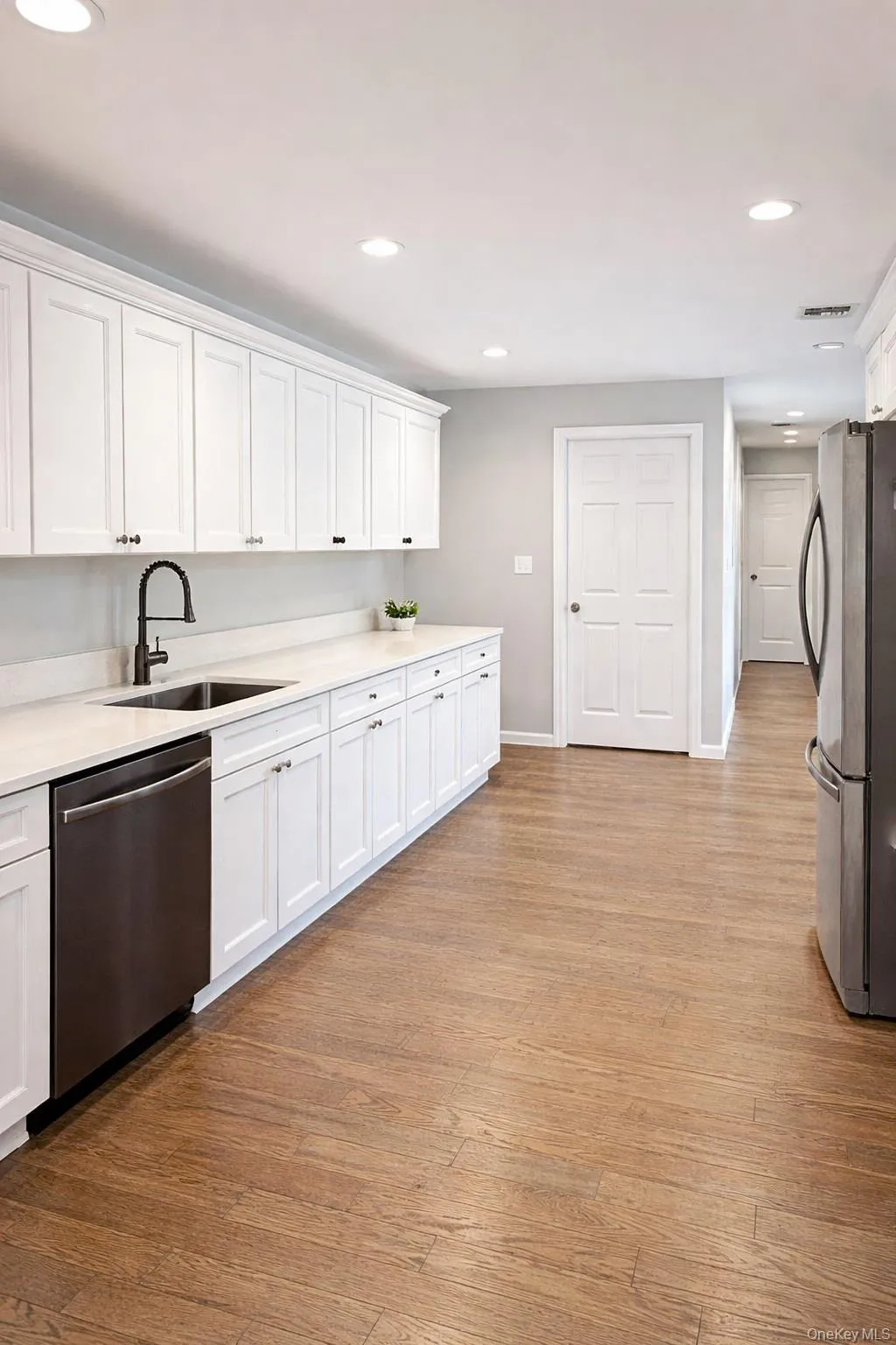 11 Manor Lane, Brookhaven, NY, 4 Bedrooms Bedrooms, 9 Rooms Rooms,4 BathroomsBathrooms,Residential,For Rent,Manor,0,981985 11 Manor Lane, Brookhaven, NY, 4 Bedrooms Bedrooms, 9 Rooms Rooms,4 BathroomsBathrooms,Residential,For Rent,Manor,0,981985