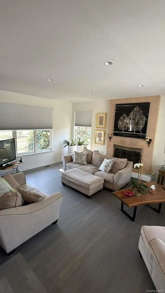 582 Hayground Road, East Hampton, NY, 4 Bedrooms Bedrooms, 10 Rooms Rooms,3 BathroomsBathrooms,Residential Lease,For Rent,Hayground,0,982002 582 Hayground Road, East Hampton, NY, 4 Bedrooms Bedrooms, 10 Rooms Rooms,3 BathroomsBathrooms,Residential Lease,For Rent,Hayground,0,982002