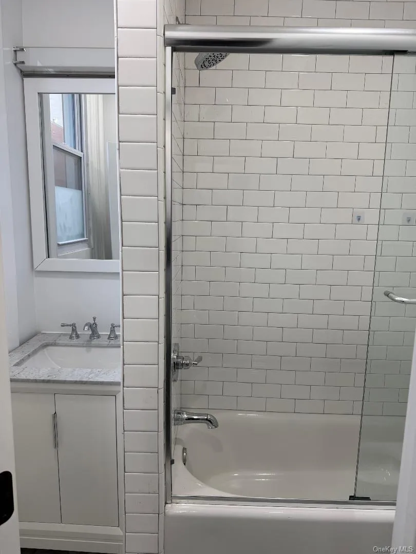 3939 Crescent Street, New York, NY, 6 Bedrooms Bedrooms, 12 Rooms Rooms,4 BathroomsBathrooms,Residential Lease,For Rent,Crescent,0,982014 3939 Crescent Street, New York, NY, 6 Bedrooms Bedrooms, 12 Rooms Rooms,4 BathroomsBathrooms,Residential Lease,For Rent,Crescent,0,982014