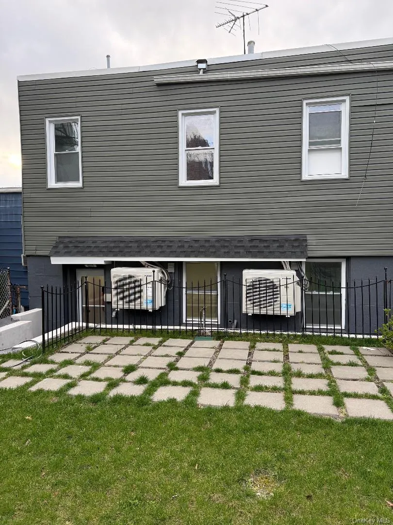 3939 Crescent Street, New York, NY, 6 Bedrooms Bedrooms, 12 Rooms Rooms,4 BathroomsBathrooms,Residential Lease,For Rent,Crescent,0,982014 3939 Crescent Street, New York, NY, 6 Bedrooms Bedrooms, 12 Rooms Rooms,4 BathroomsBathrooms,Residential Lease,For Rent,Crescent,0,982014