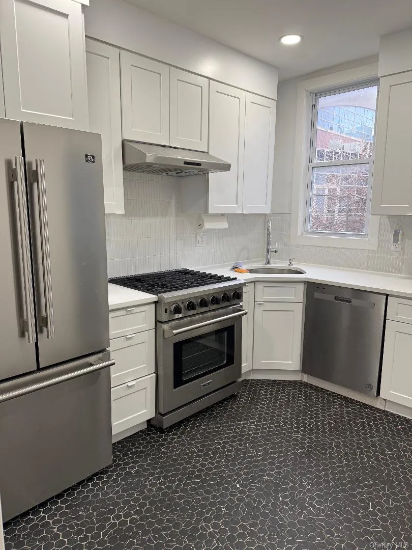 3939 Crescent Street, New York, NY, 6 Bedrooms Bedrooms, 12 Rooms Rooms,4 BathroomsBathrooms,Residential Lease,For Rent,Crescent,0,982014 3939 Crescent Street, New York, NY, 6 Bedrooms Bedrooms, 12 Rooms Rooms,4 BathroomsBathrooms,Residential Lease,For Rent,Crescent,0,982014