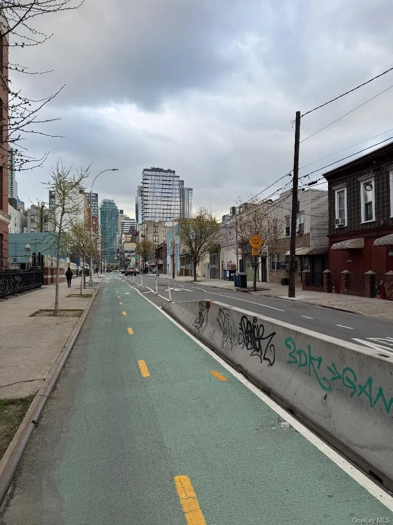 3939 Crescent Street, New York, NY, 6 Bedrooms Bedrooms, 12 Rooms Rooms,4 BathroomsBathrooms,Residential Lease,For Rent,Crescent,0,982014 3939 Crescent Street, New York, NY, 6 Bedrooms Bedrooms, 12 Rooms Rooms,4 BathroomsBathrooms,Residential Lease,For Rent,Crescent,0,982014