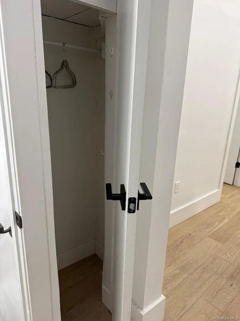 3939 Crescent Street, New York, NY, 6 Bedrooms Bedrooms, 12 Rooms Rooms,4 BathroomsBathrooms,Residential Lease,For Rent,Crescent,0,982014 3939 Crescent Street, New York, NY, 6 Bedrooms Bedrooms, 12 Rooms Rooms,4 BathroomsBathrooms,Residential Lease,For Rent,Crescent,0,982014