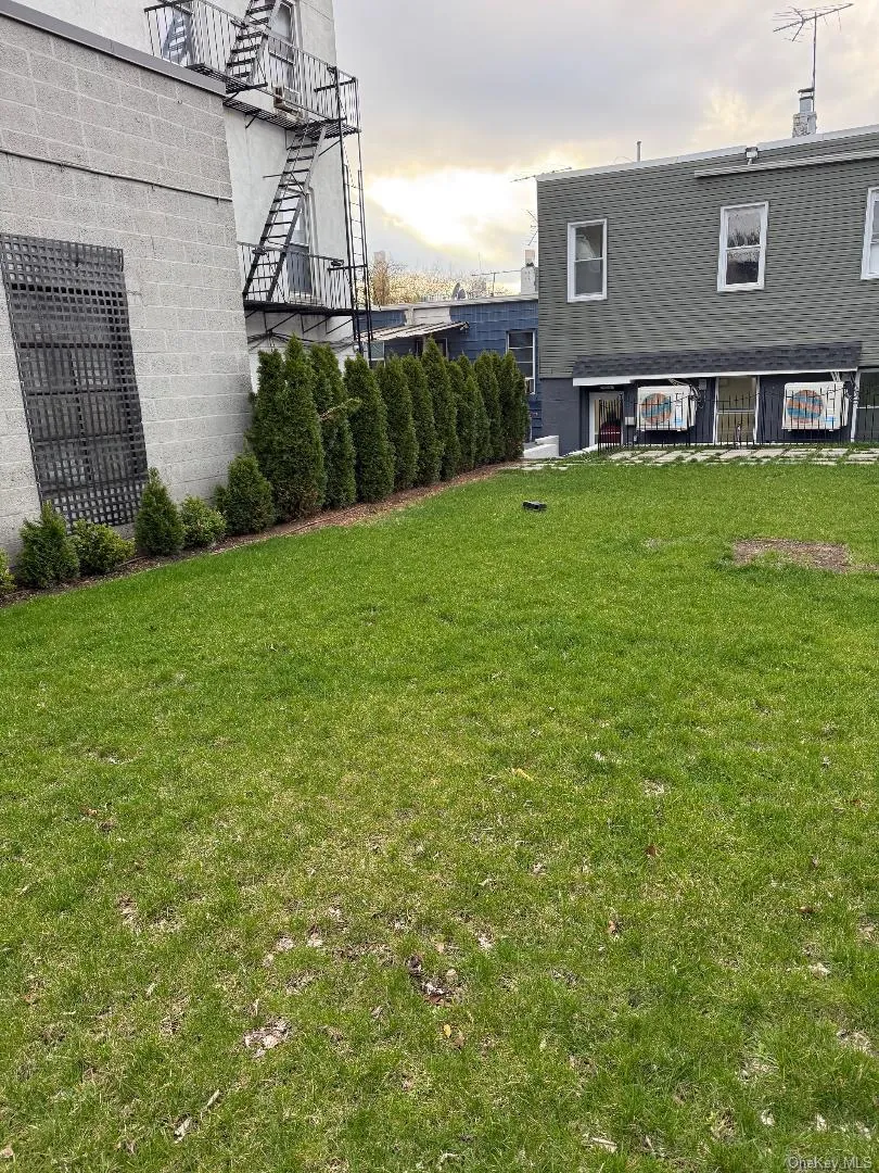 3939 Crescent Street, New York, NY, 6 Bedrooms Bedrooms, 12 Rooms Rooms,4 BathroomsBathrooms,Residential Lease,For Rent,Crescent,0,982014 3939 Crescent Street, New York, NY, 6 Bedrooms Bedrooms, 12 Rooms Rooms,4 BathroomsBathrooms,Residential Lease,For Rent,Crescent,0,982014