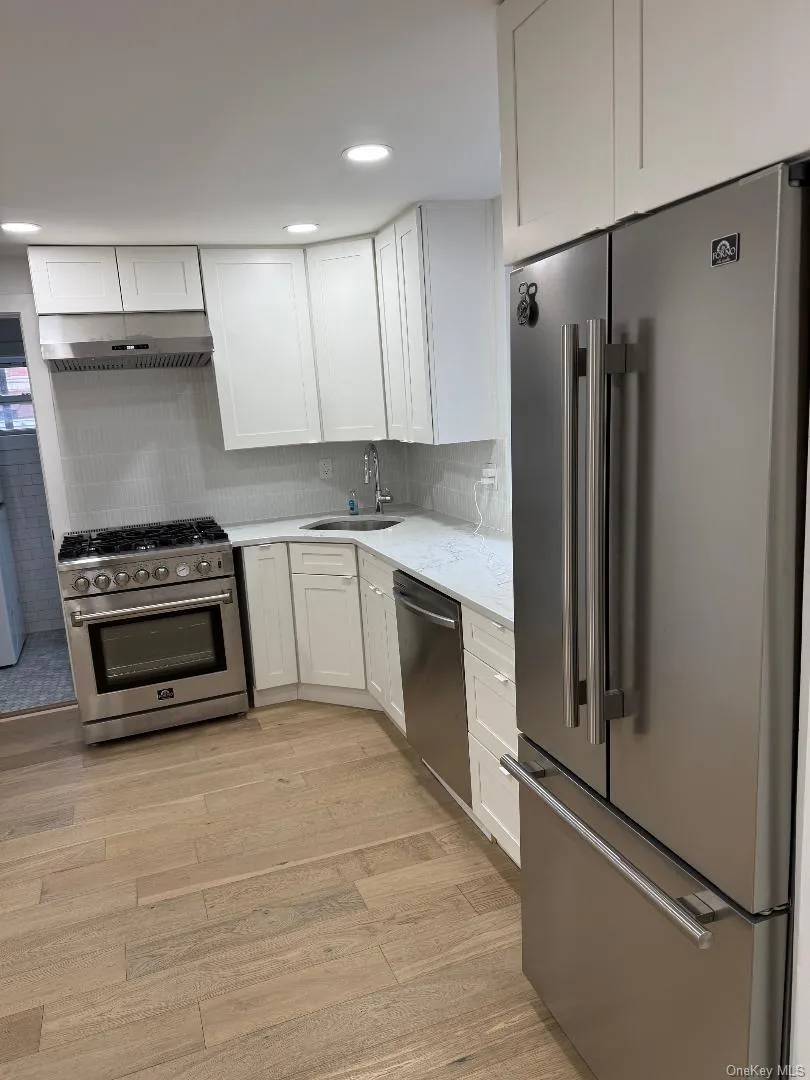 3939 Crescent Street, New York, NY, 6 Bedrooms Bedrooms, 12 Rooms Rooms,4 BathroomsBathrooms,Residential Lease,For Rent,Crescent,0,982014 3939 Crescent Street, New York, NY, 6 Bedrooms Bedrooms, 12 Rooms Rooms,4 BathroomsBathrooms,Residential Lease,For Rent,Crescent,0,982014