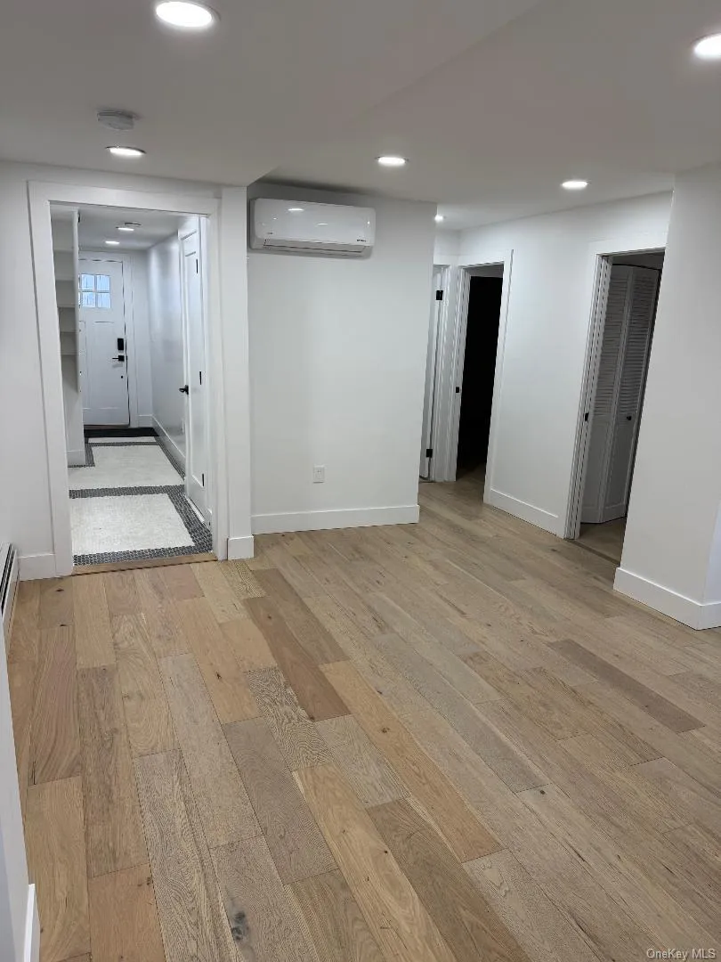 3939 Crescent Street, New York, NY, 6 Bedrooms Bedrooms, 12 Rooms Rooms,4 BathroomsBathrooms,Residential Lease,For Rent,Crescent,0,982014 3939 Crescent Street, New York, NY, 6 Bedrooms Bedrooms, 12 Rooms Rooms,4 BathroomsBathrooms,Residential Lease,For Rent,Crescent,0,982014