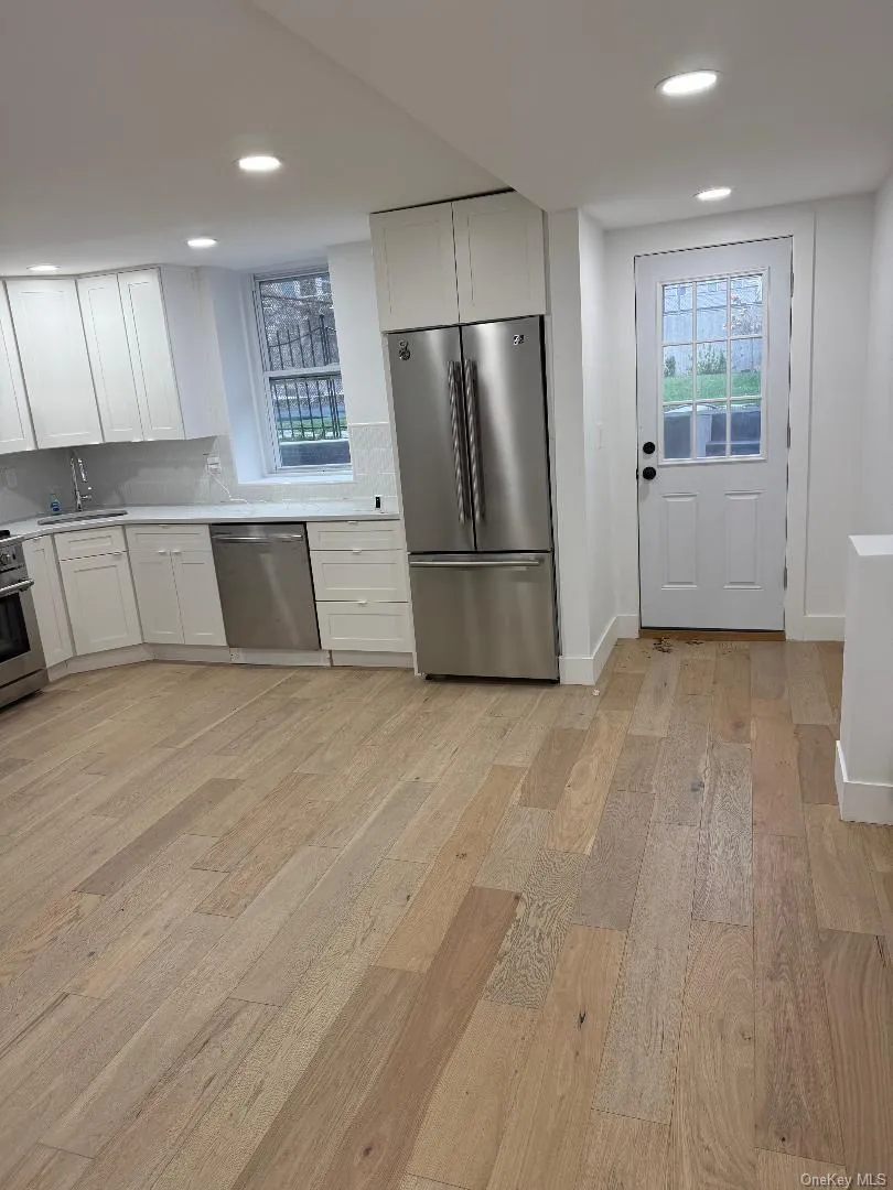 3939 Crescent Street, New York, NY, 6 Bedrooms Bedrooms, 12 Rooms Rooms,4 BathroomsBathrooms,Residential Lease,For Rent,Crescent,0,982014 3939 Crescent Street, New York, NY, 6 Bedrooms Bedrooms, 12 Rooms Rooms,4 BathroomsBathrooms,Residential Lease,For Rent,Crescent,0,982014